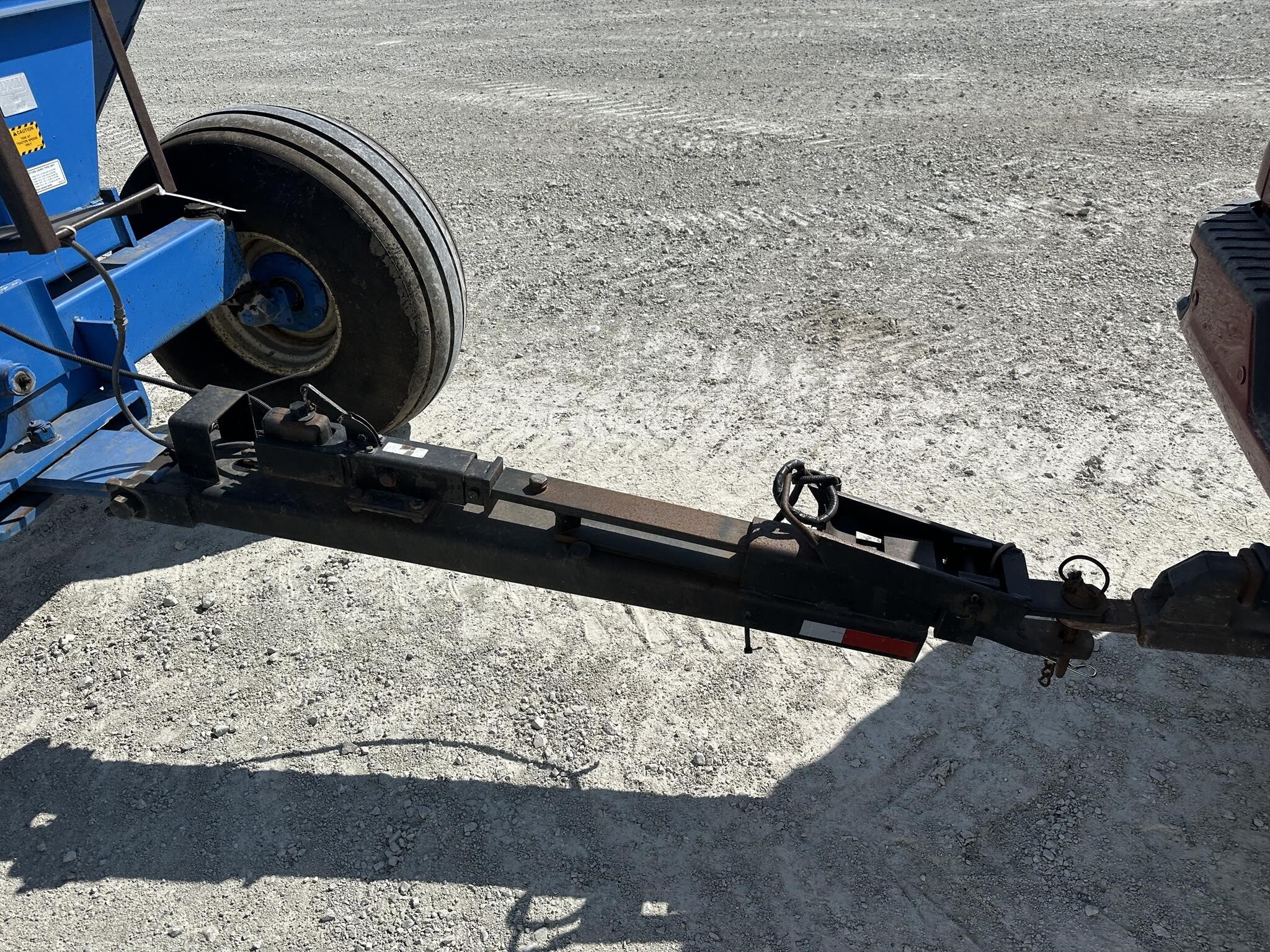  DMI D390 Gravity Wagon