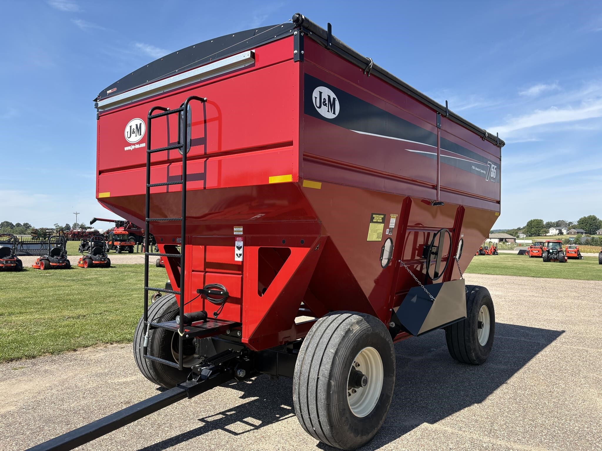 2023 J&M 755SD Gravity Wagon