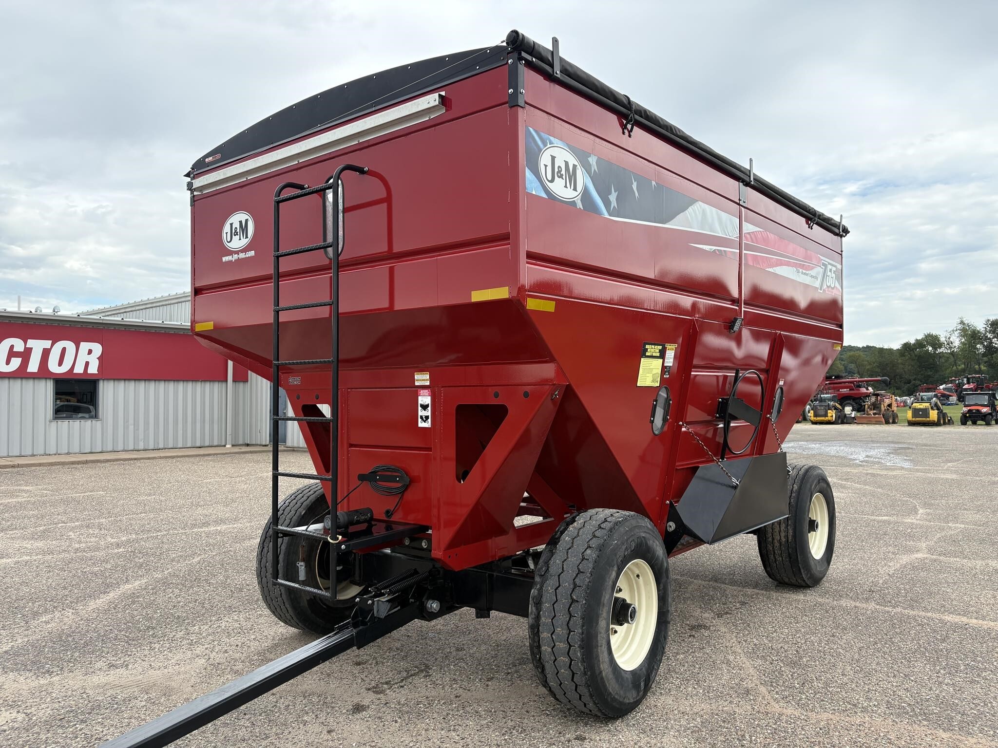 2022 J&M 755SD Gravity Wagon