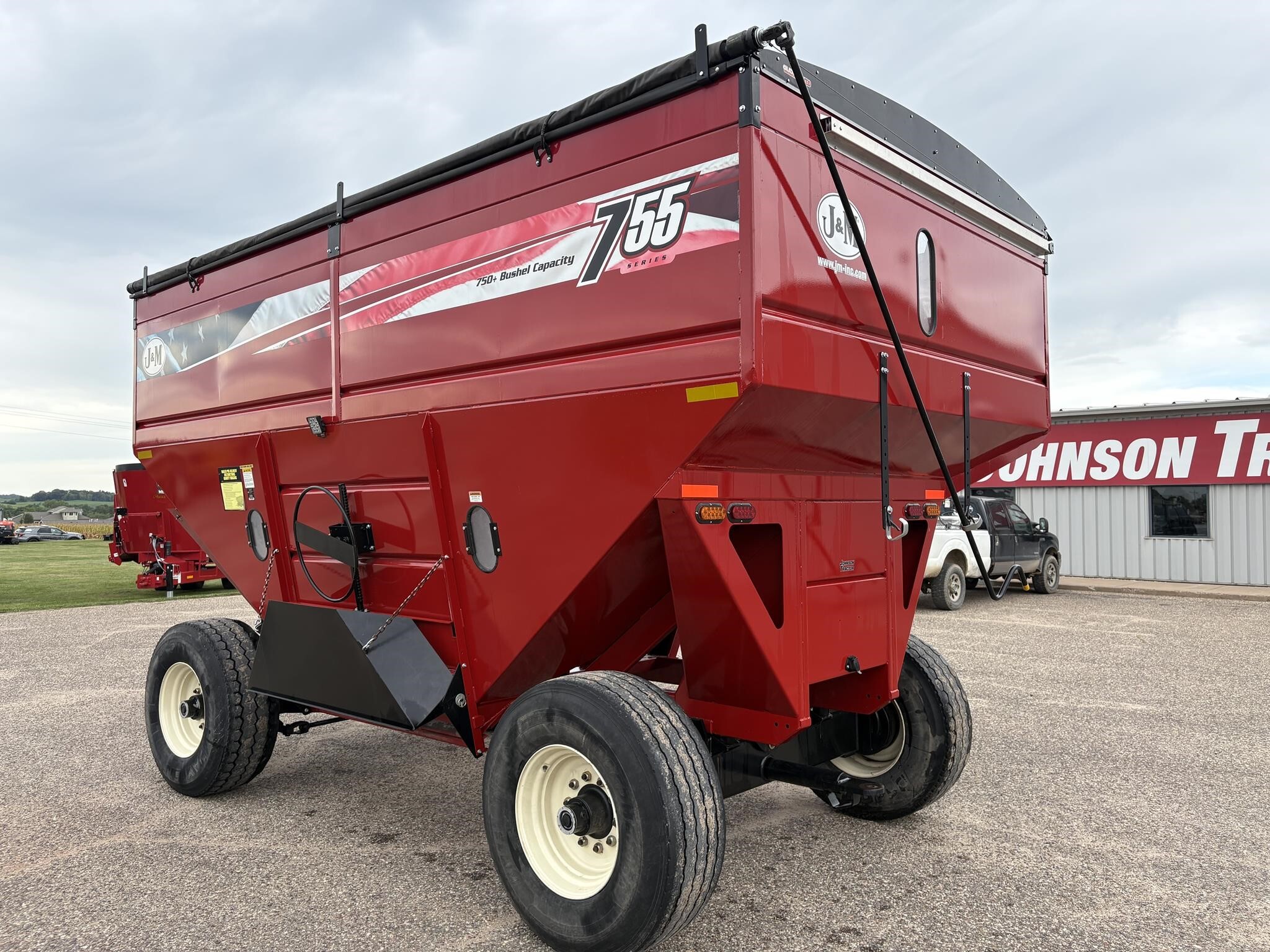 2022 J&M 755SD Gravity Wagon