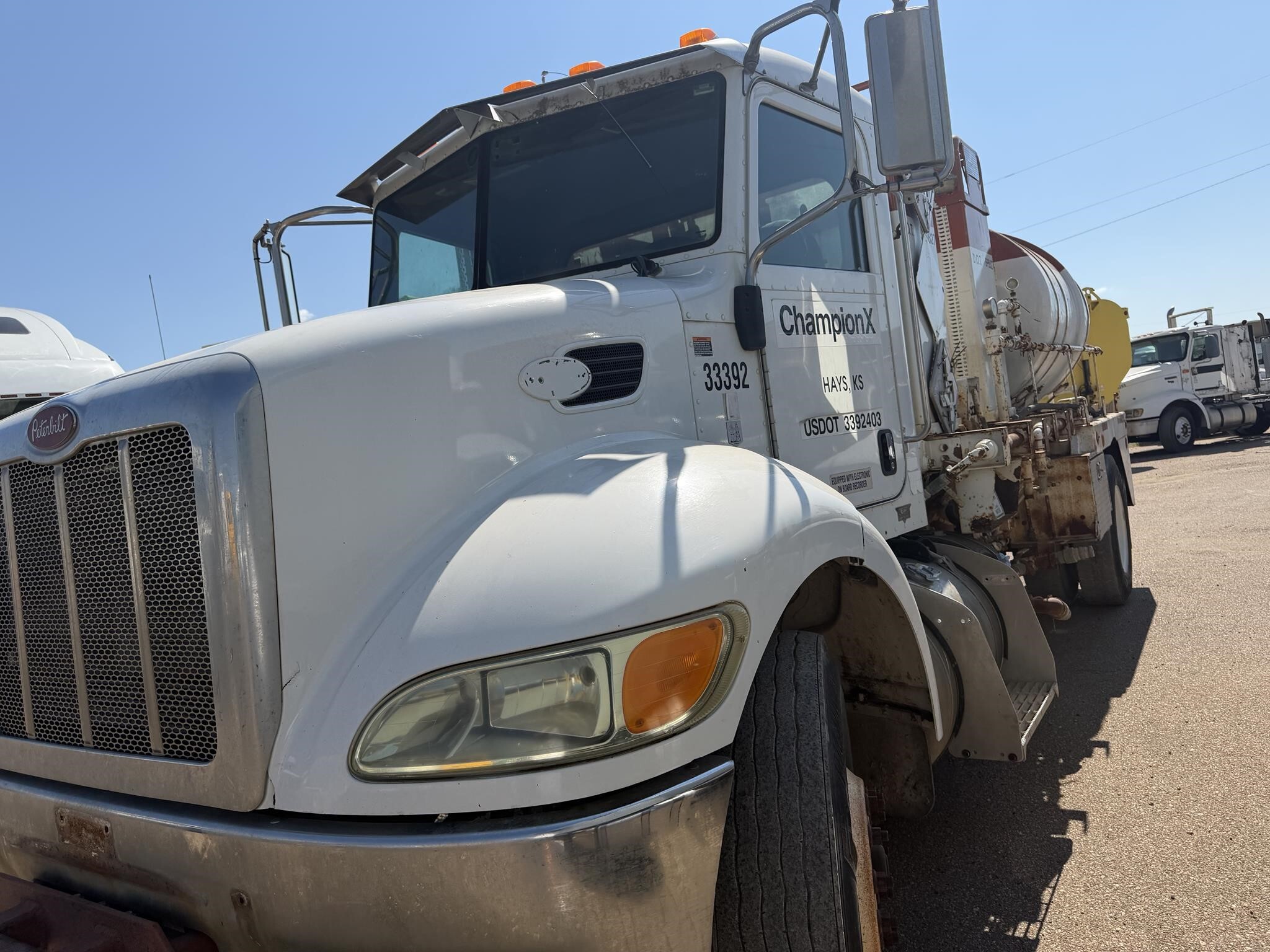 2012 Peterbilt 337 Semi Trucks/Trailer