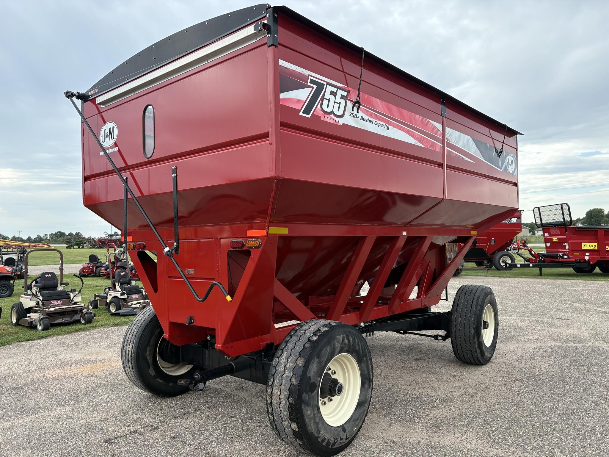 2022 J&M 755SD Gravity Wagon