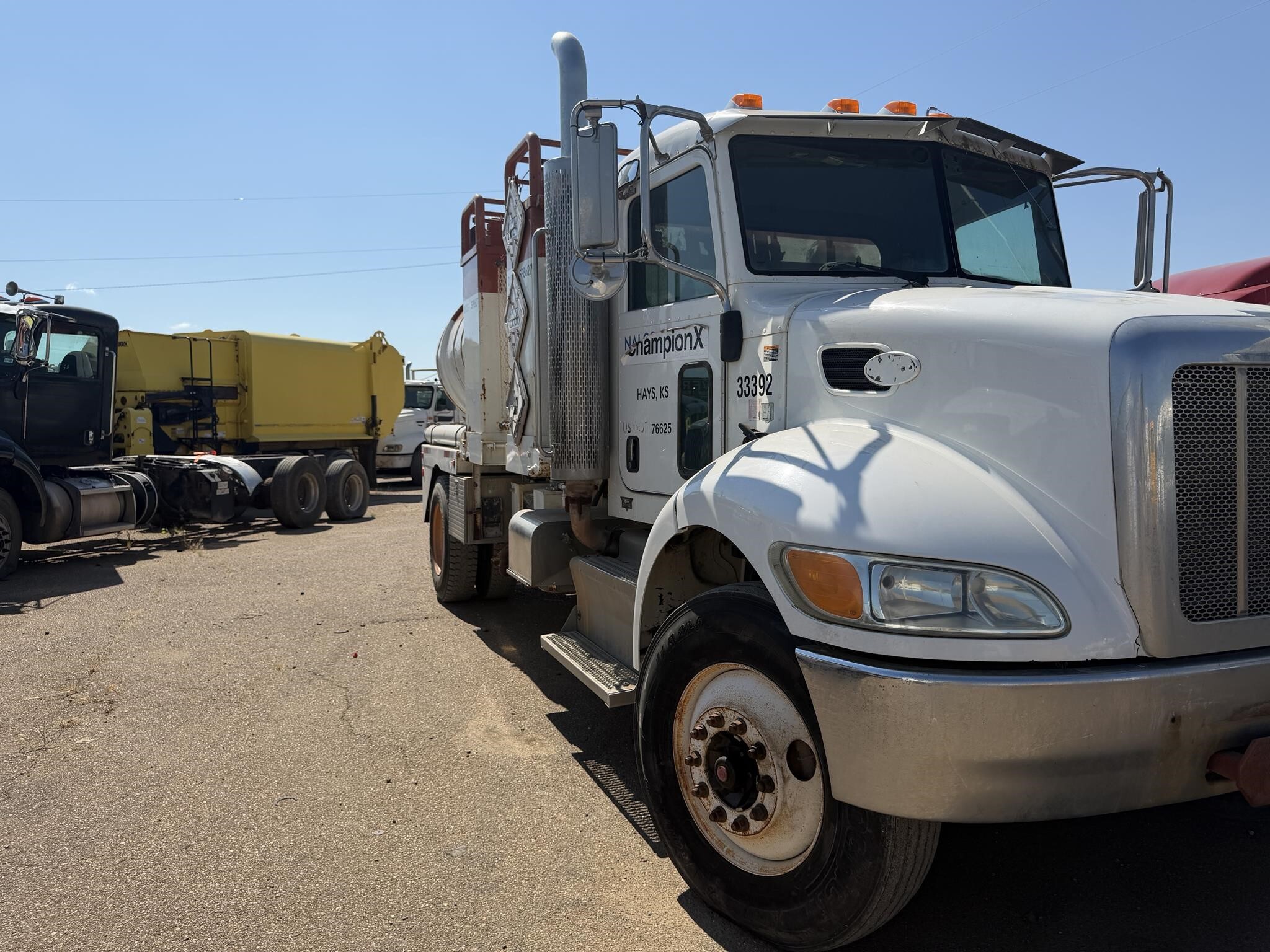 2012 Peterbilt 337 Semi Trucks/Trailer
