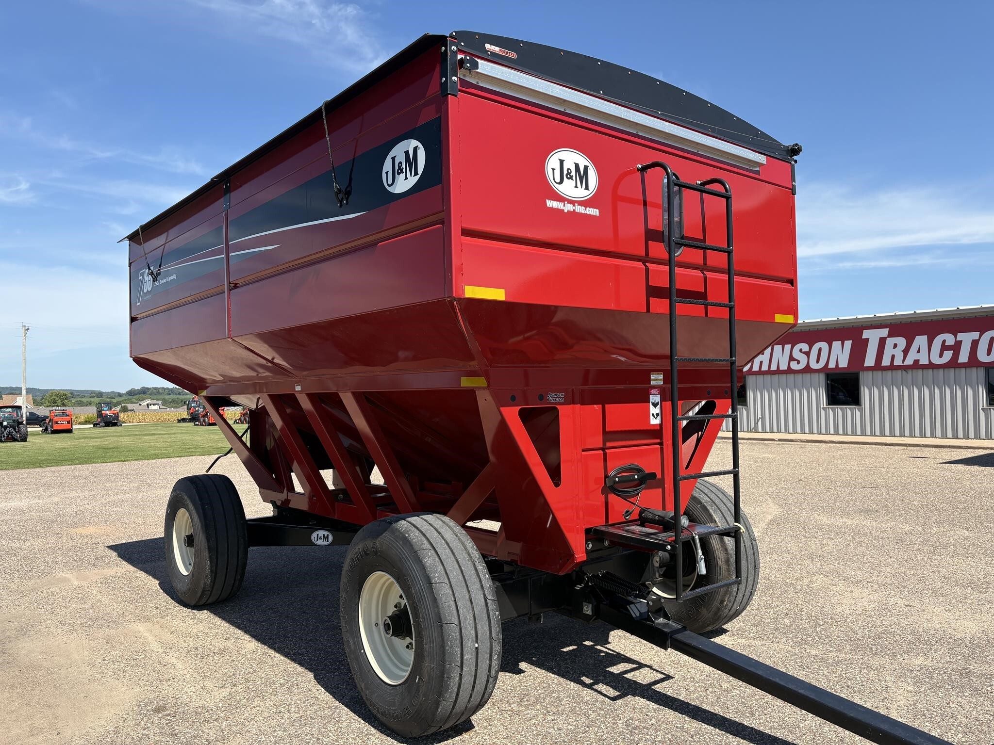2023 J&M 755SD Gravity Wagon
