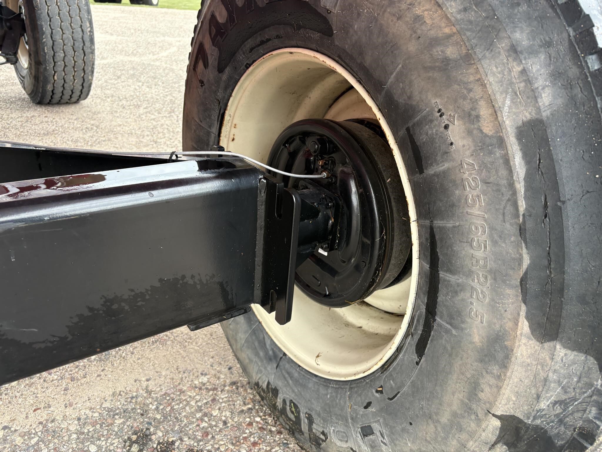 2022 J&M 755SD Gravity Wagon