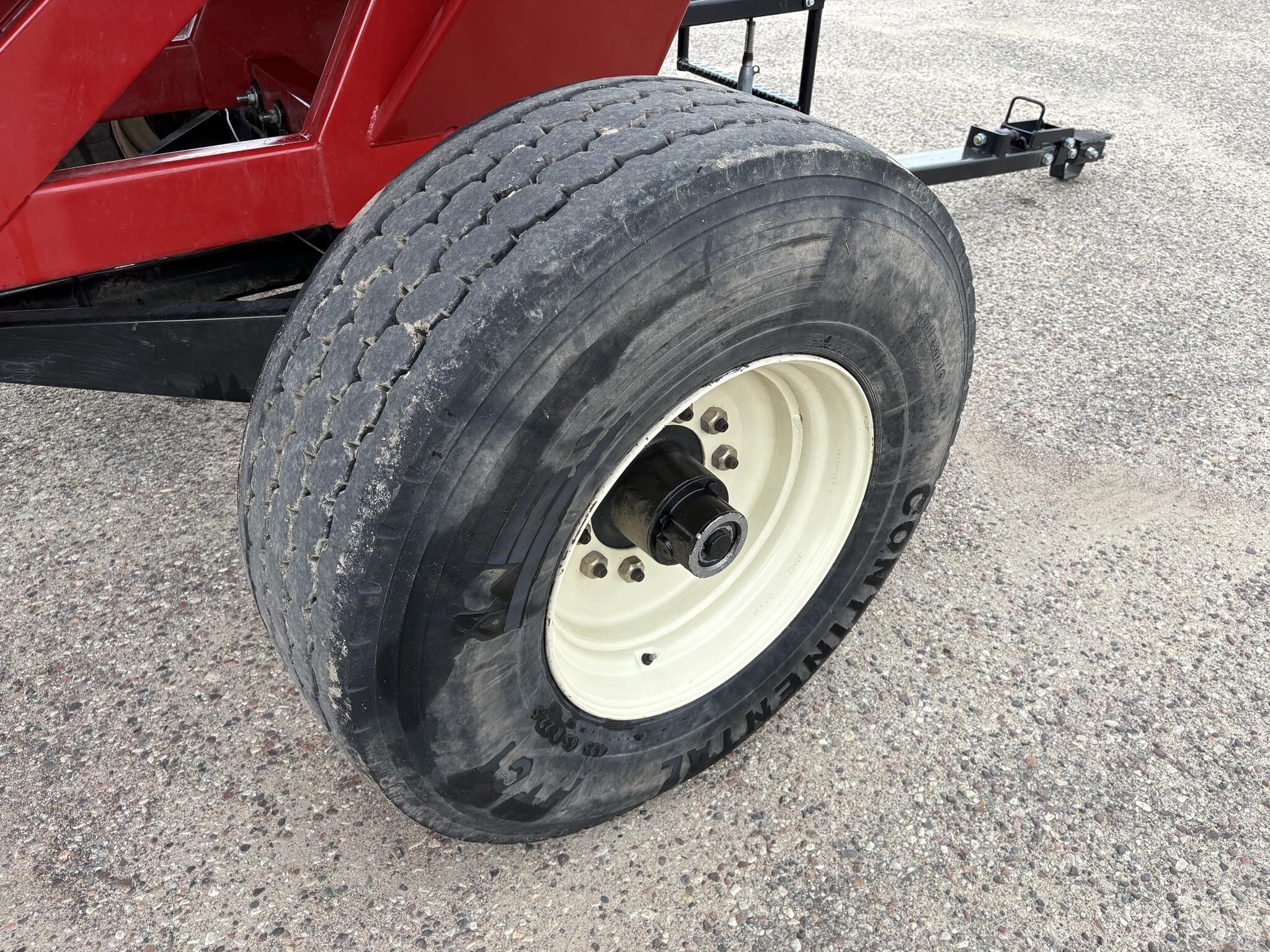 2022 J&M 755SD Gravity Wagon