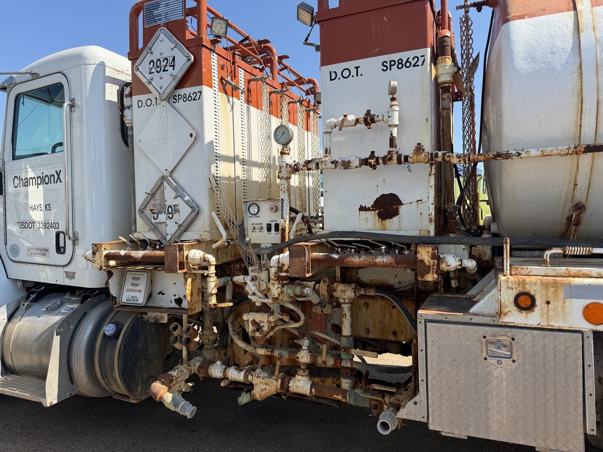 2012 Peterbilt 337 Semi Trucks/Trailer