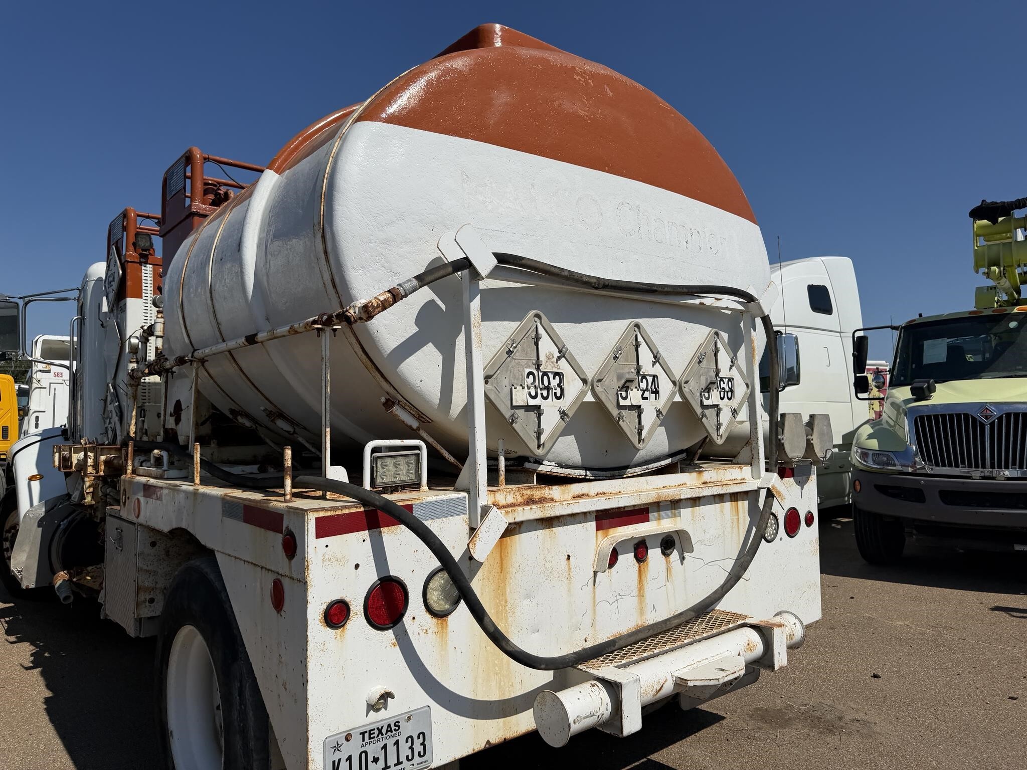 2012 Peterbilt 337 Semi Trucks/Trailer