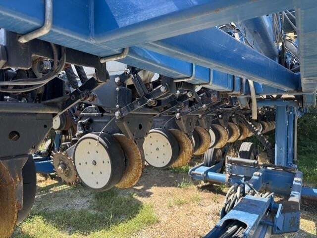 2010 Kinze 3660 Planter