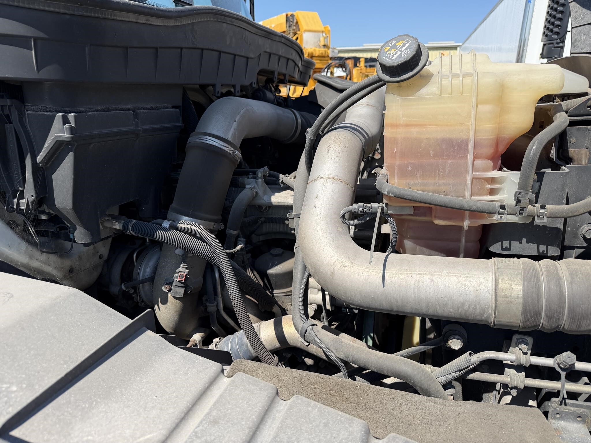 2015 International WORKSTAR 7600 Semi Trucks/Trailer