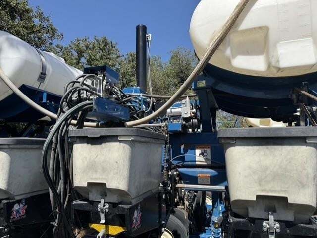 2010 Kinze 3660 Planter
