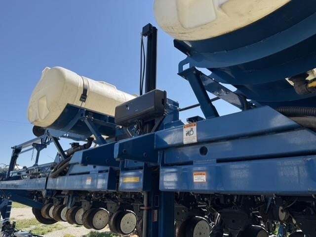 2010 Kinze 3660 Planter
