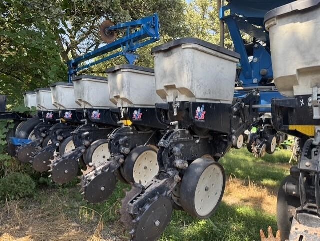 2010 Kinze 3660 Planter