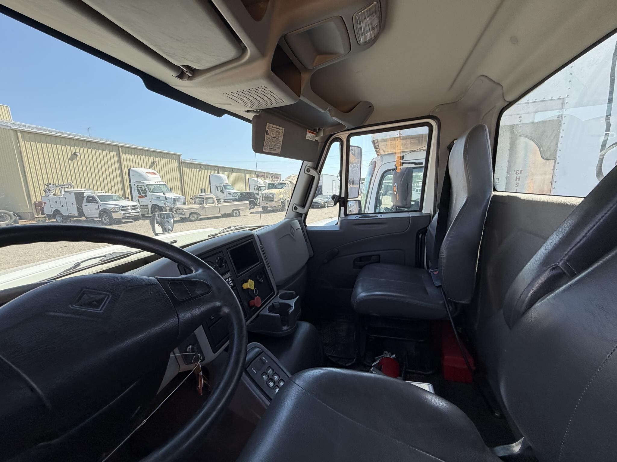 2015 International WORKSTAR 7600 Semi Trucks/Trailer