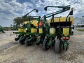  John Deere 1760 Planter