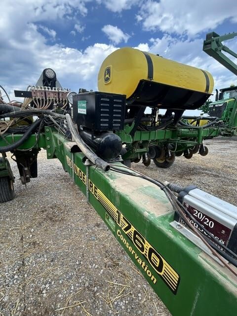  John Deere 1760 Planter