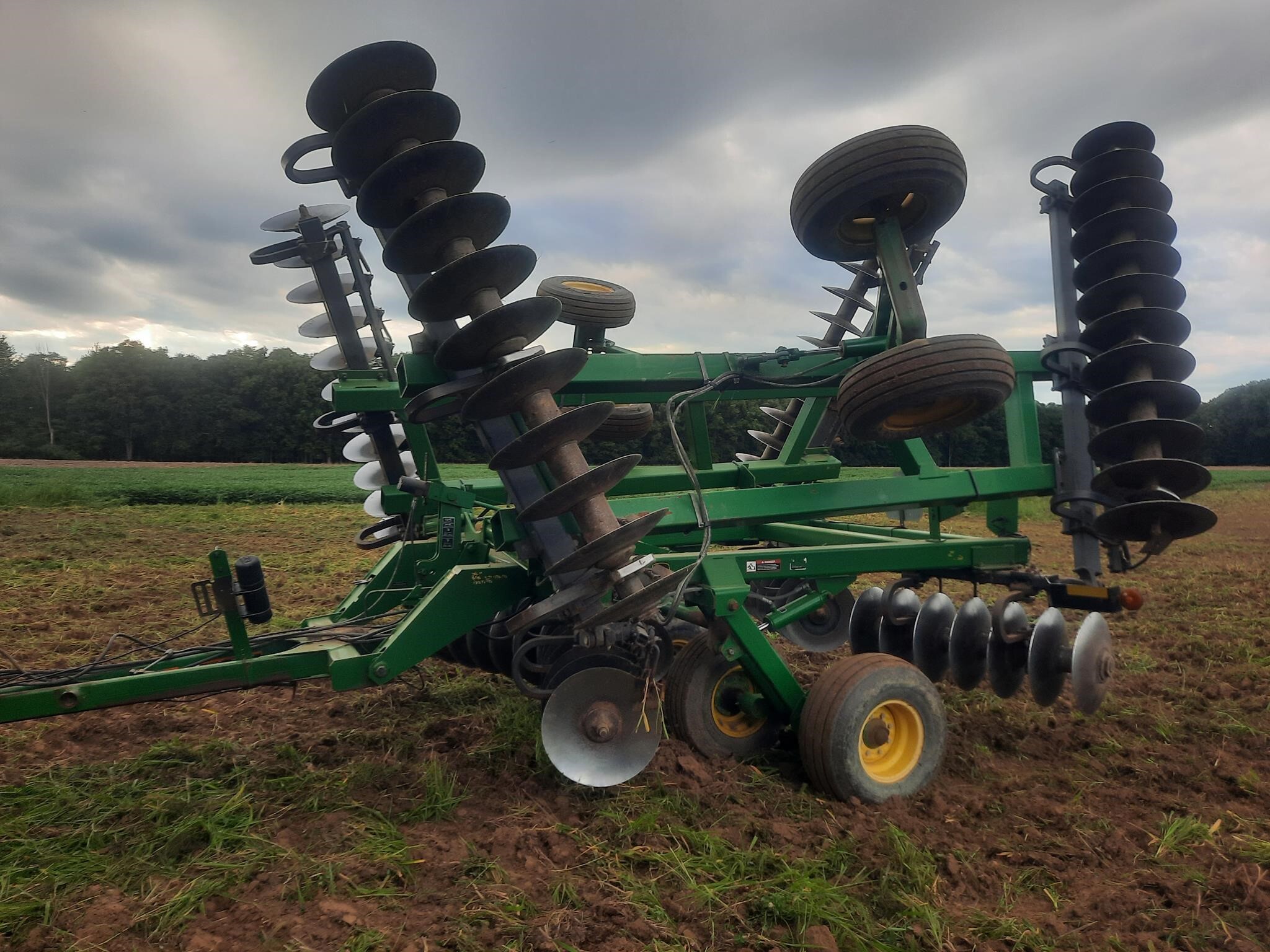  John Deere 637 Disk
