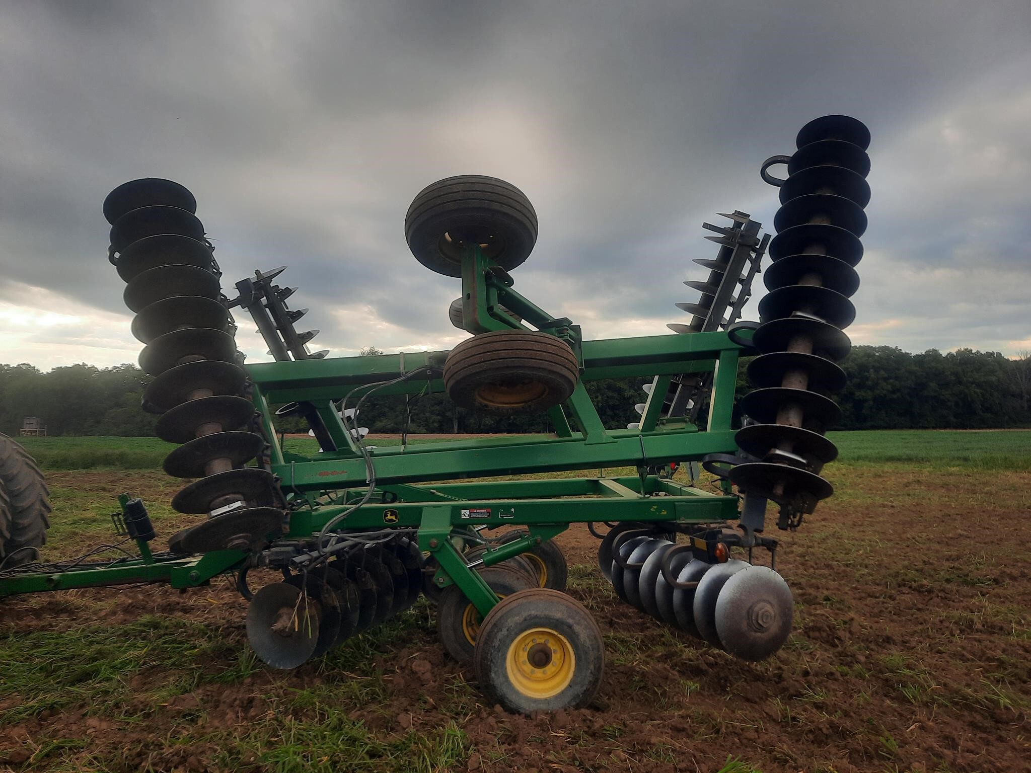  John Deere 637 Disk