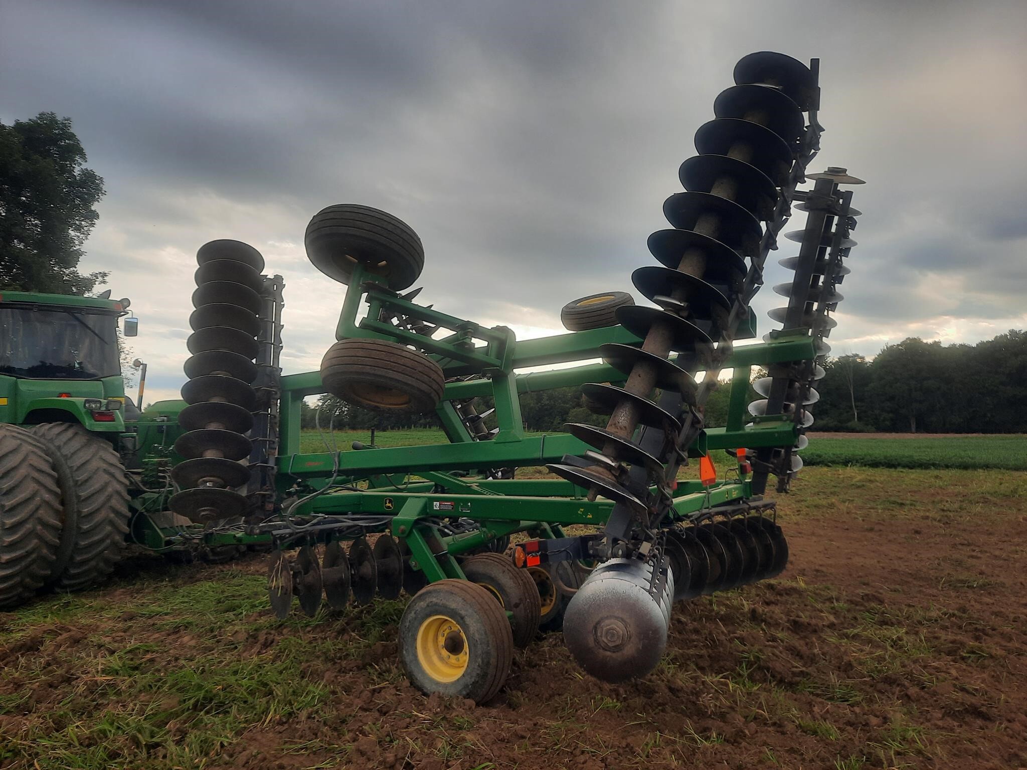  John Deere 637 Disk