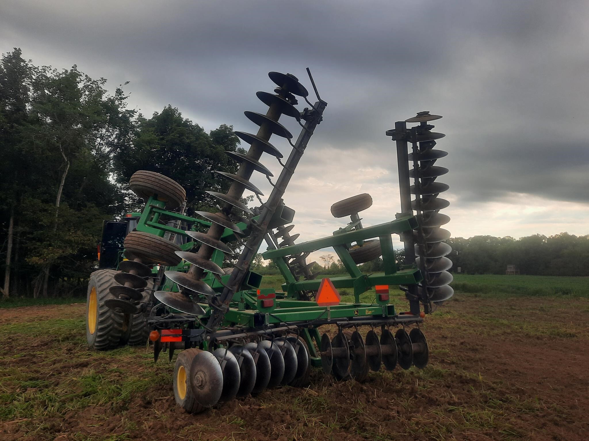  John Deere 637 Disk