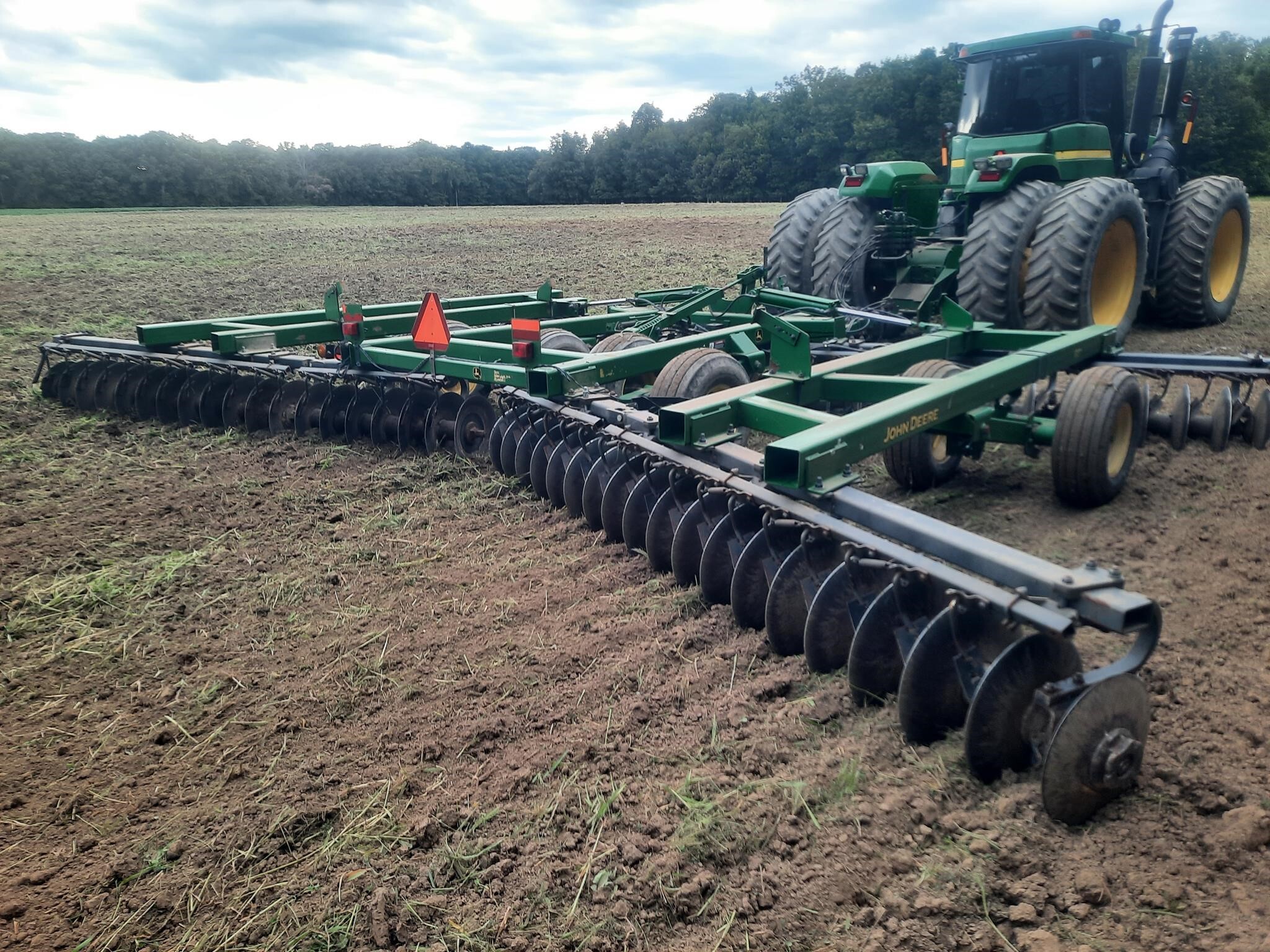  John Deere 637 Disk