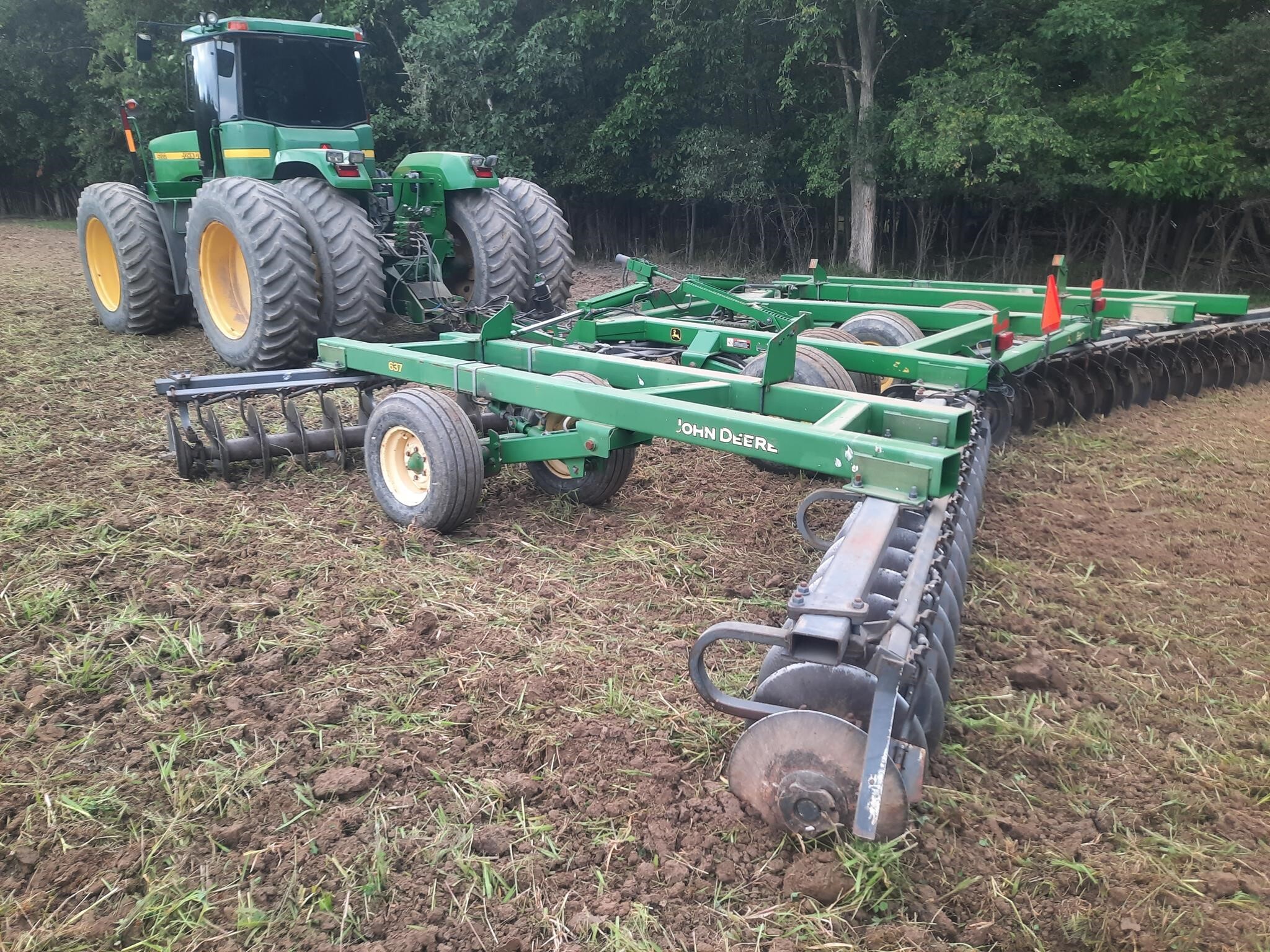  John Deere 637 Disk