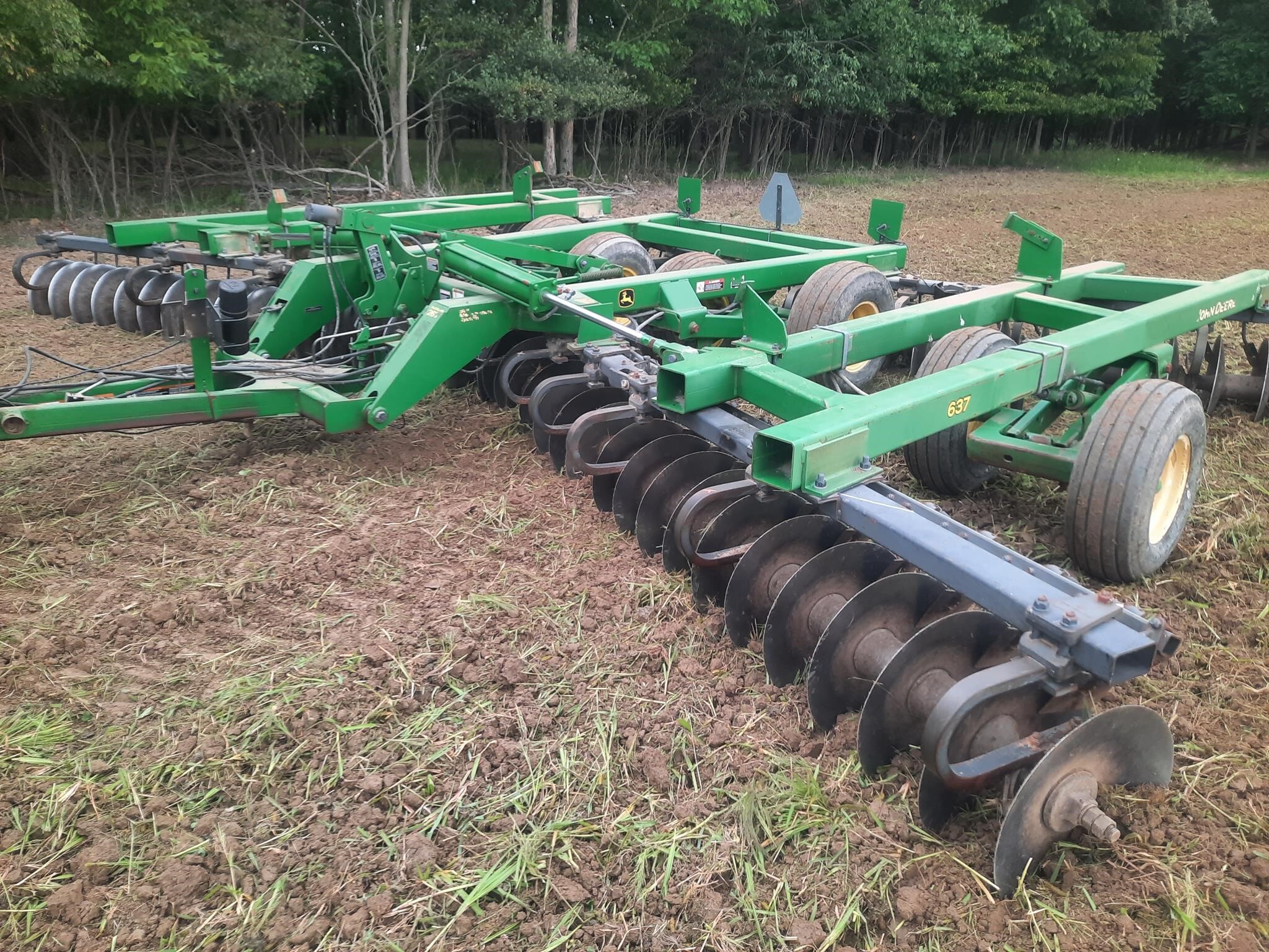  John Deere 637 Disk