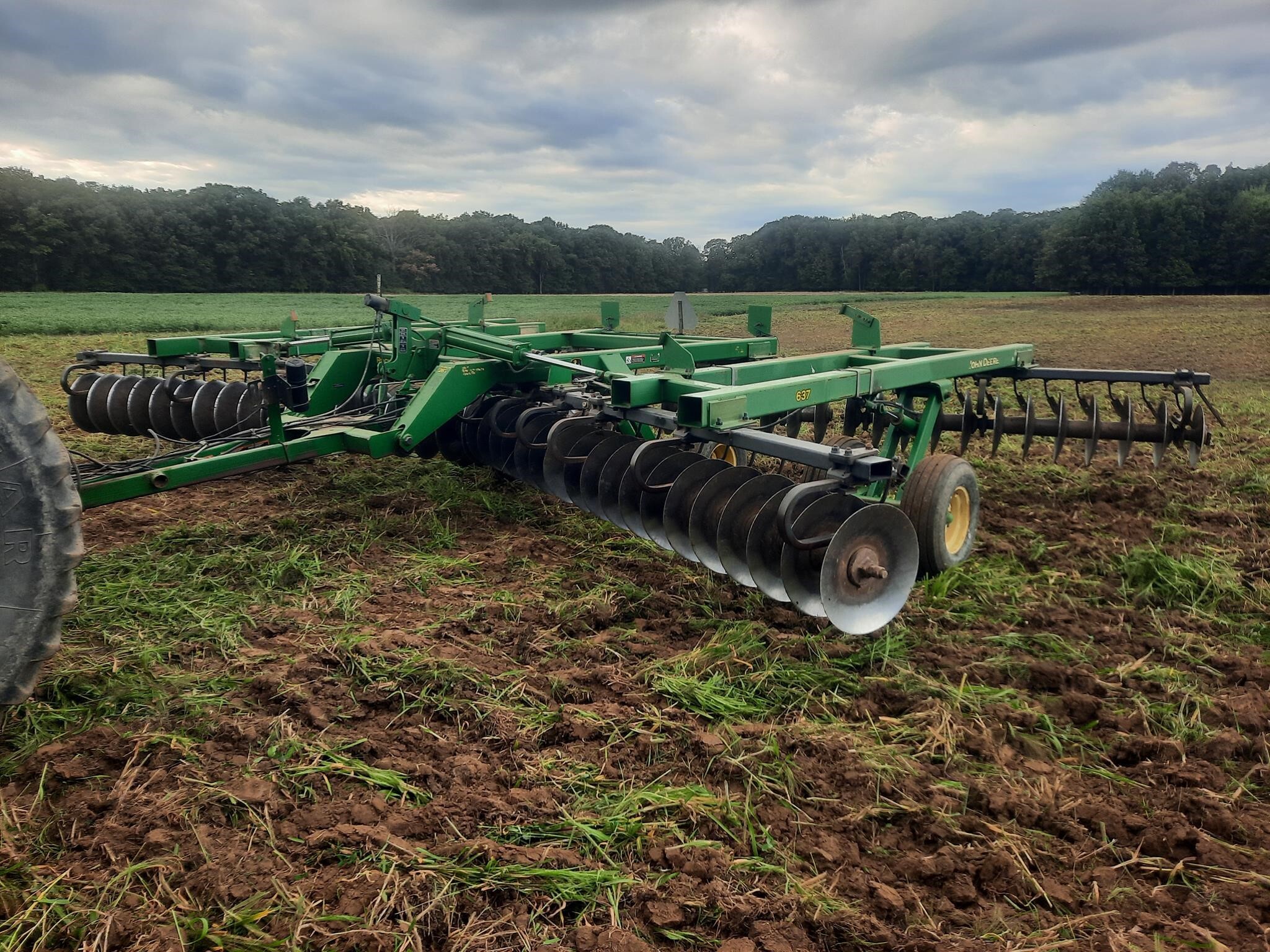  John Deere 637 Disk