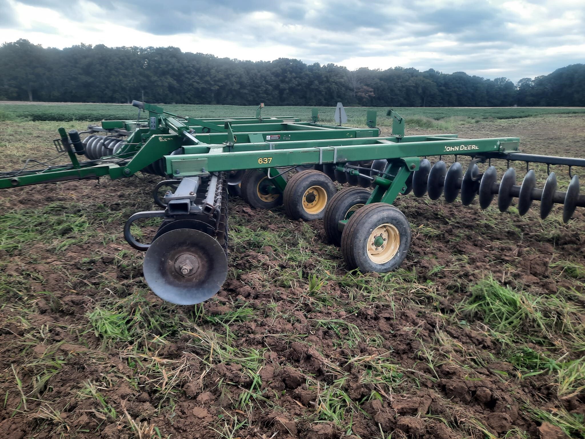  John Deere 637 Disk