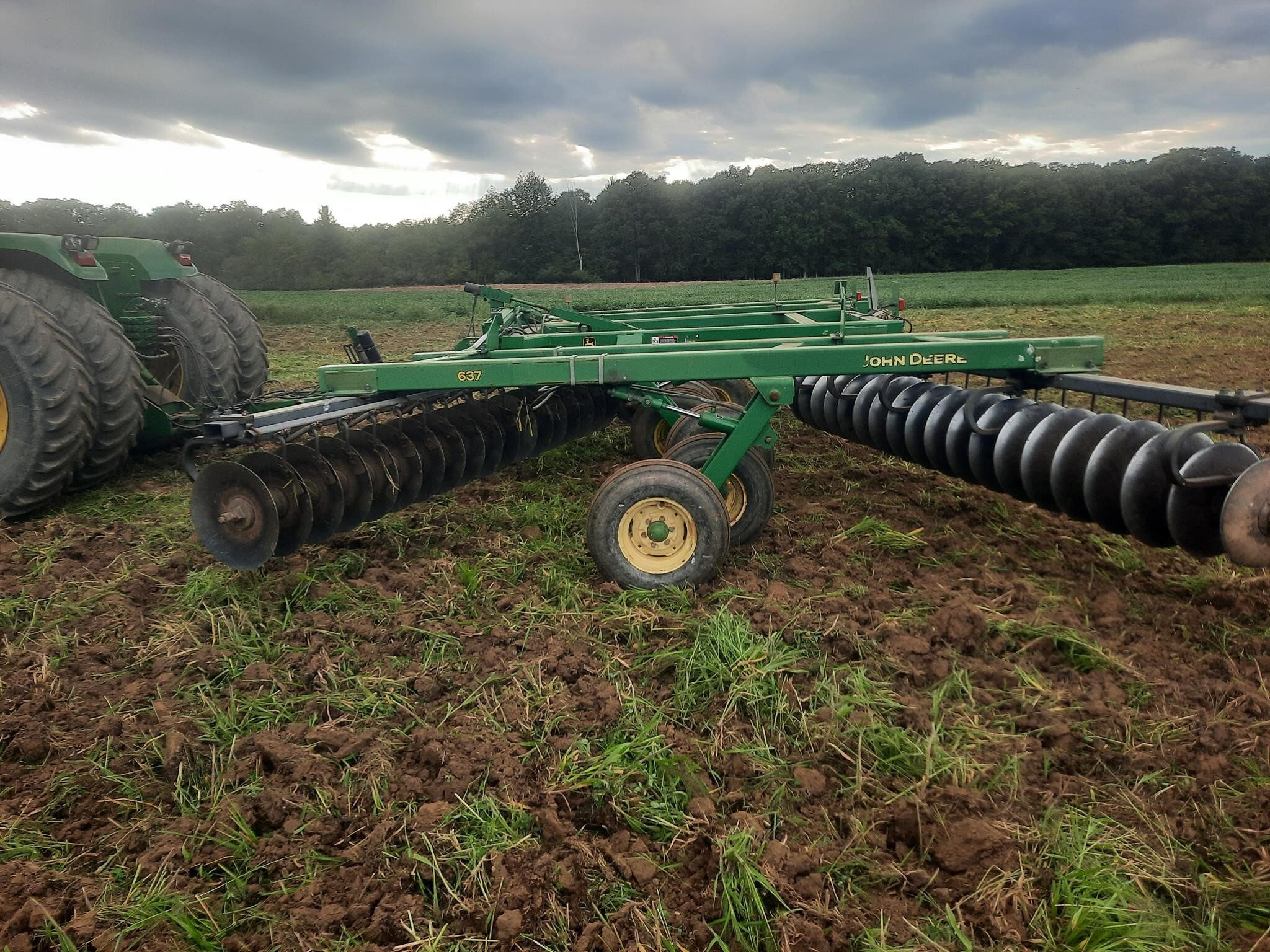  John Deere 637 Disk