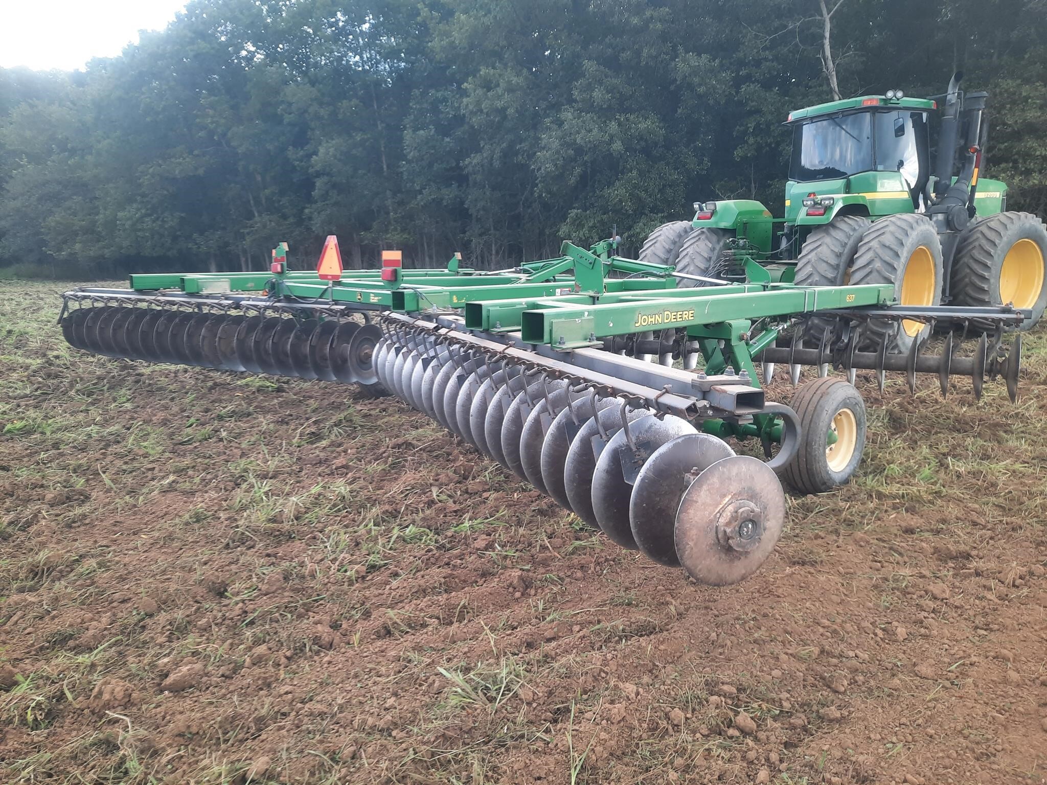  John Deere 637 Disk