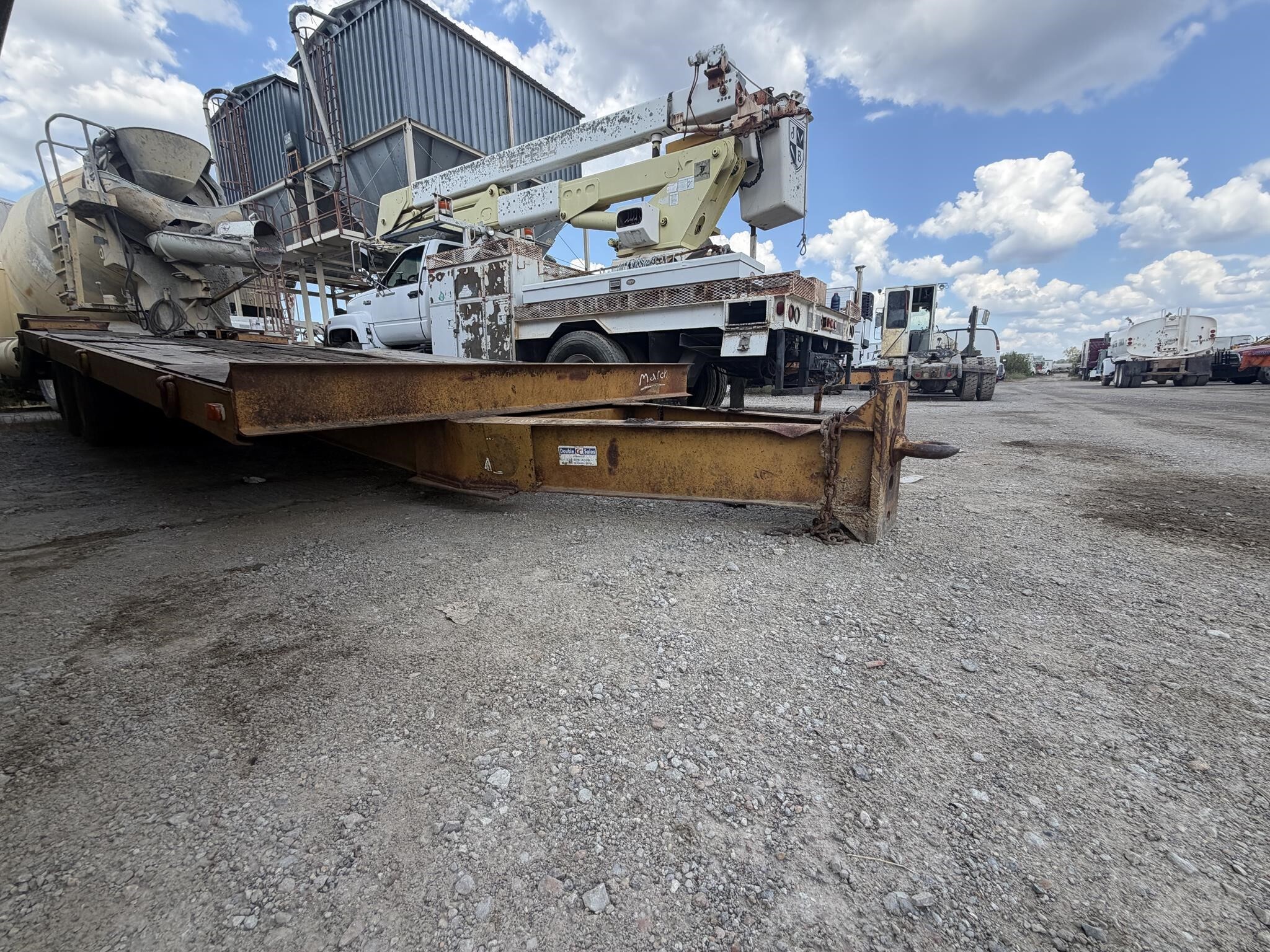 1998 Holden 10 TON PINTLE Semi Trucks/Trailer
