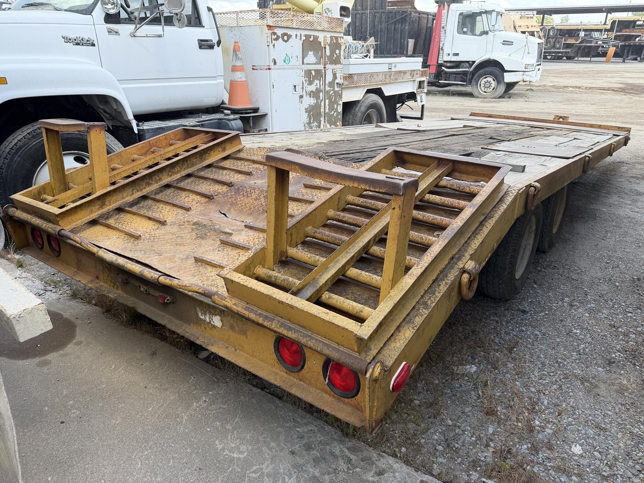 1998 Holden 10 TON PINTLE Semi Trucks/Trailer