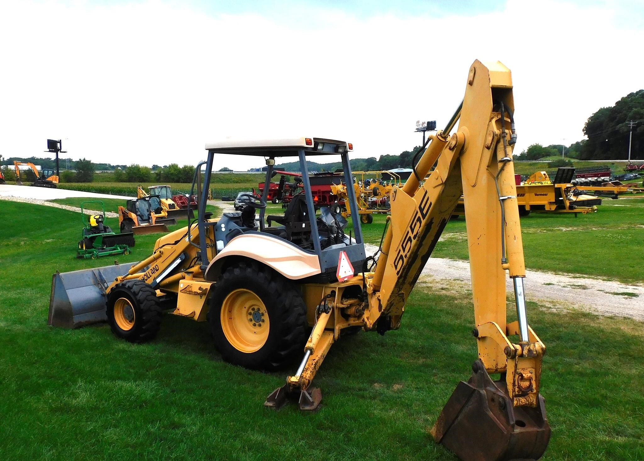 1999 New Holland 555E Backhoe