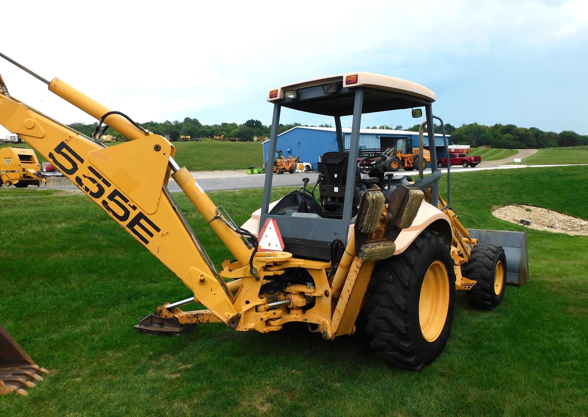 1999 New Holland 555E Backhoe