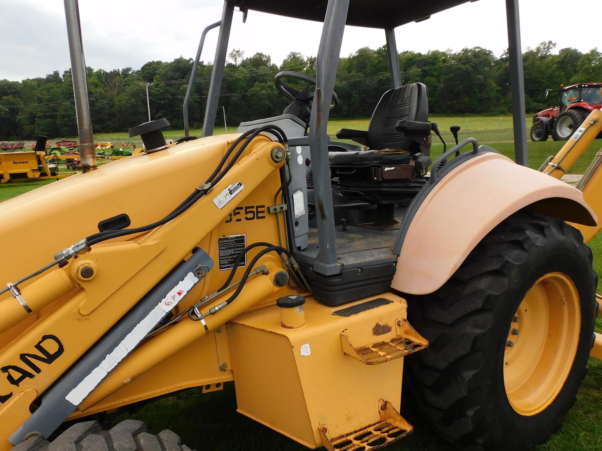 1999 New Holland 555E Backhoe