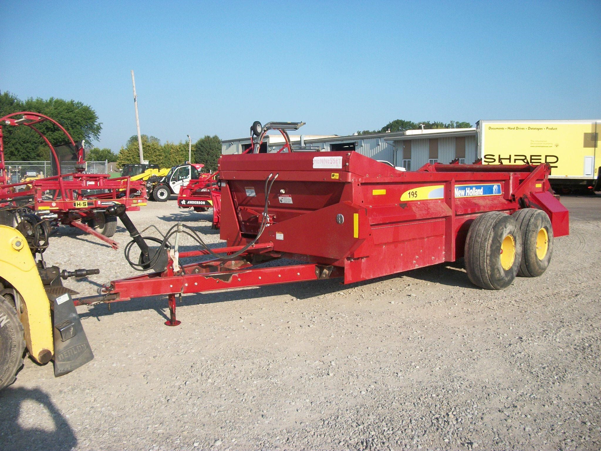 2010 New Holland 195 Manure Spreader