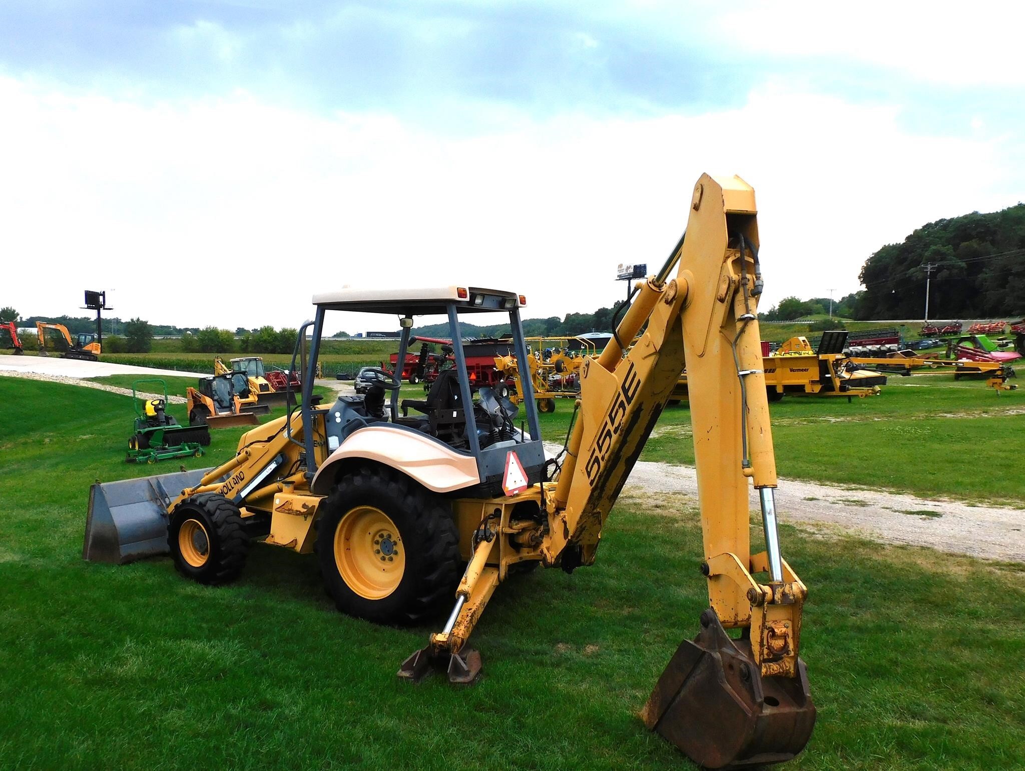 1999 New Holland 555E Backhoe