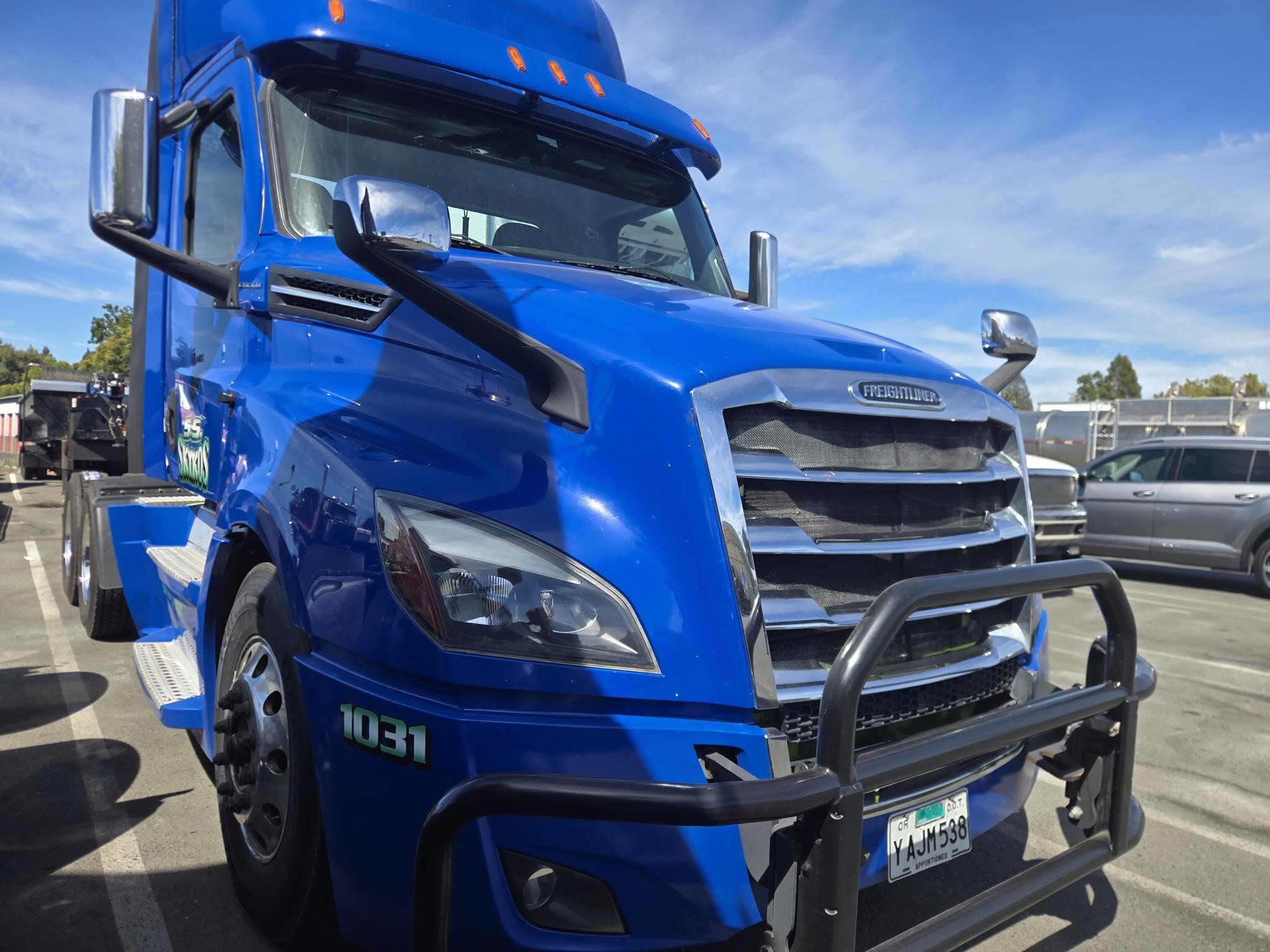 2019 Freightliner Cascadia 126 Semi Trucks/Trailer