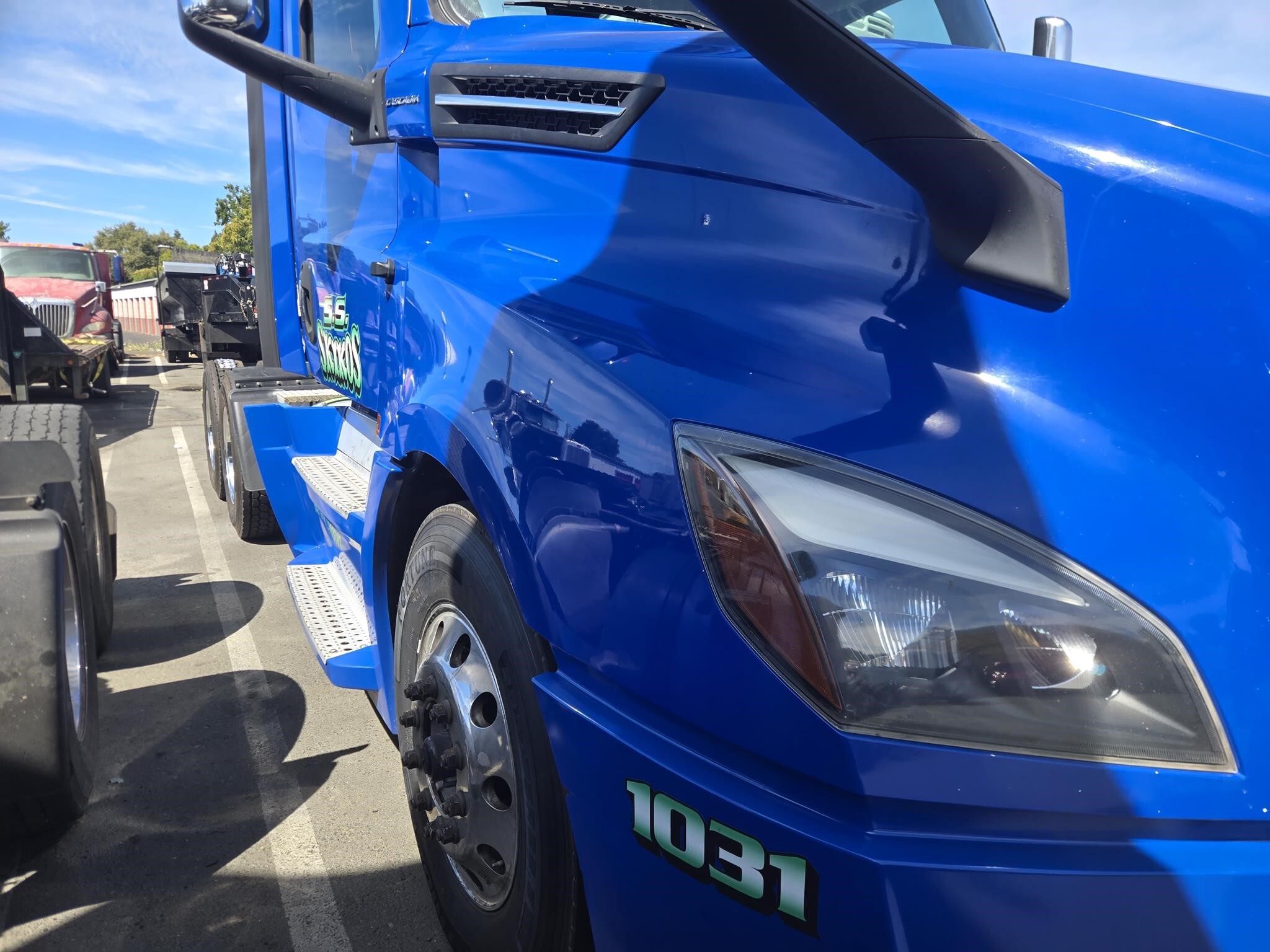 2019 Freightliner Cascadia 126 Semi Trucks/Trailer