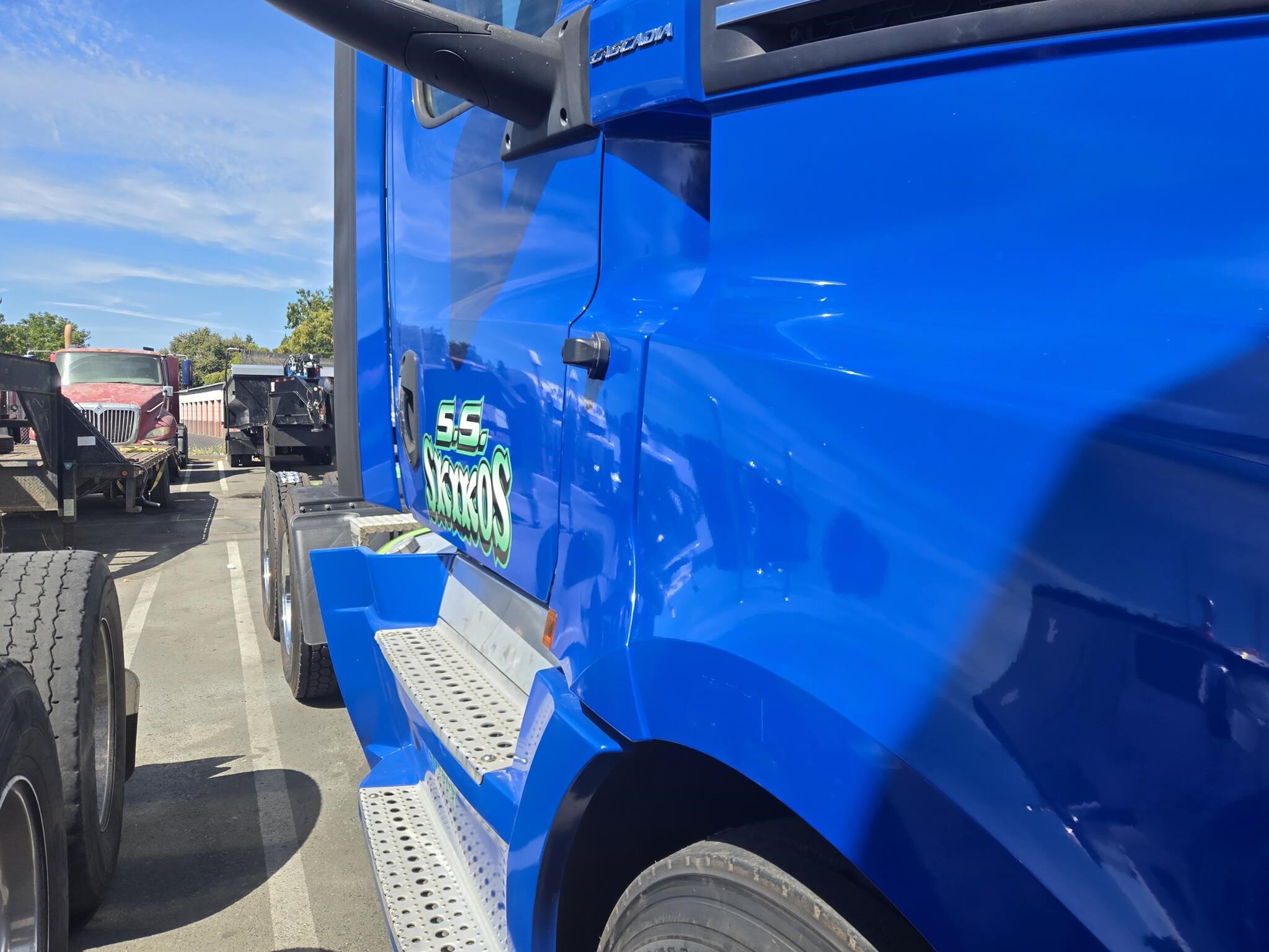 2019 Freightliner Cascadia 126 Semi Trucks/Trailer