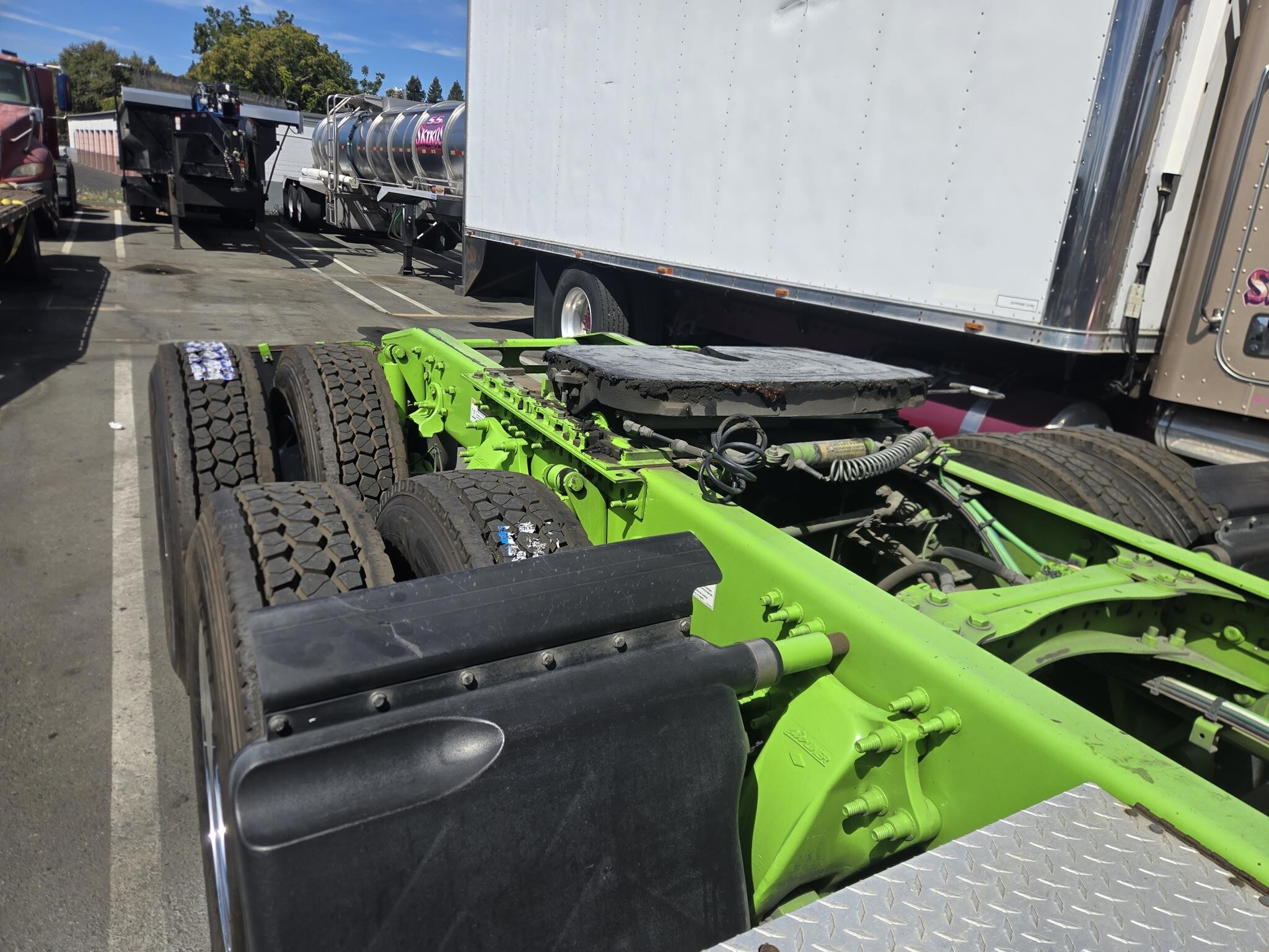 2019 Freightliner Cascadia 126 Semi Trucks/Trailer