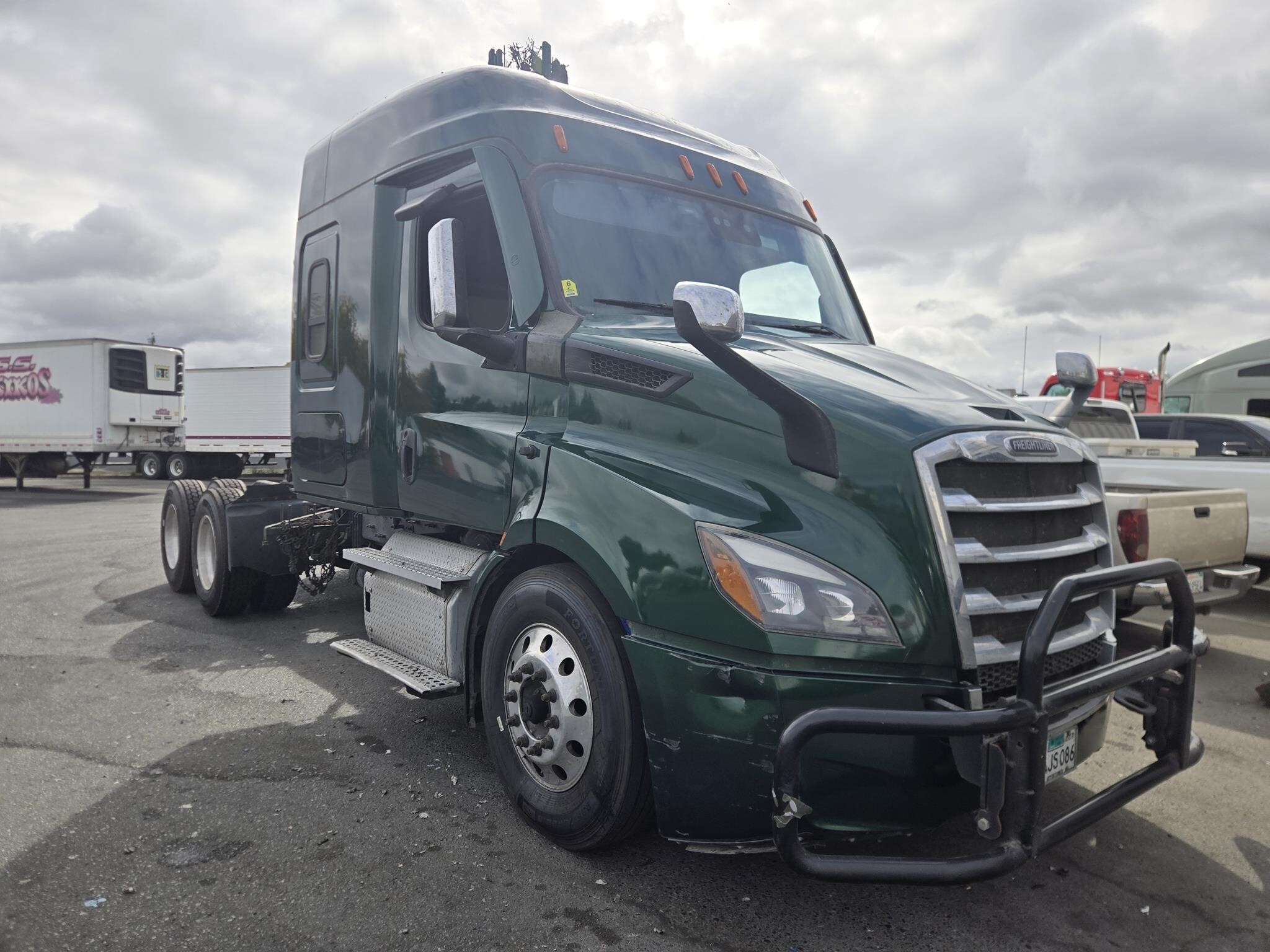 2022 Freightliner CASCADIA 116 Semi Trucks/Trailer