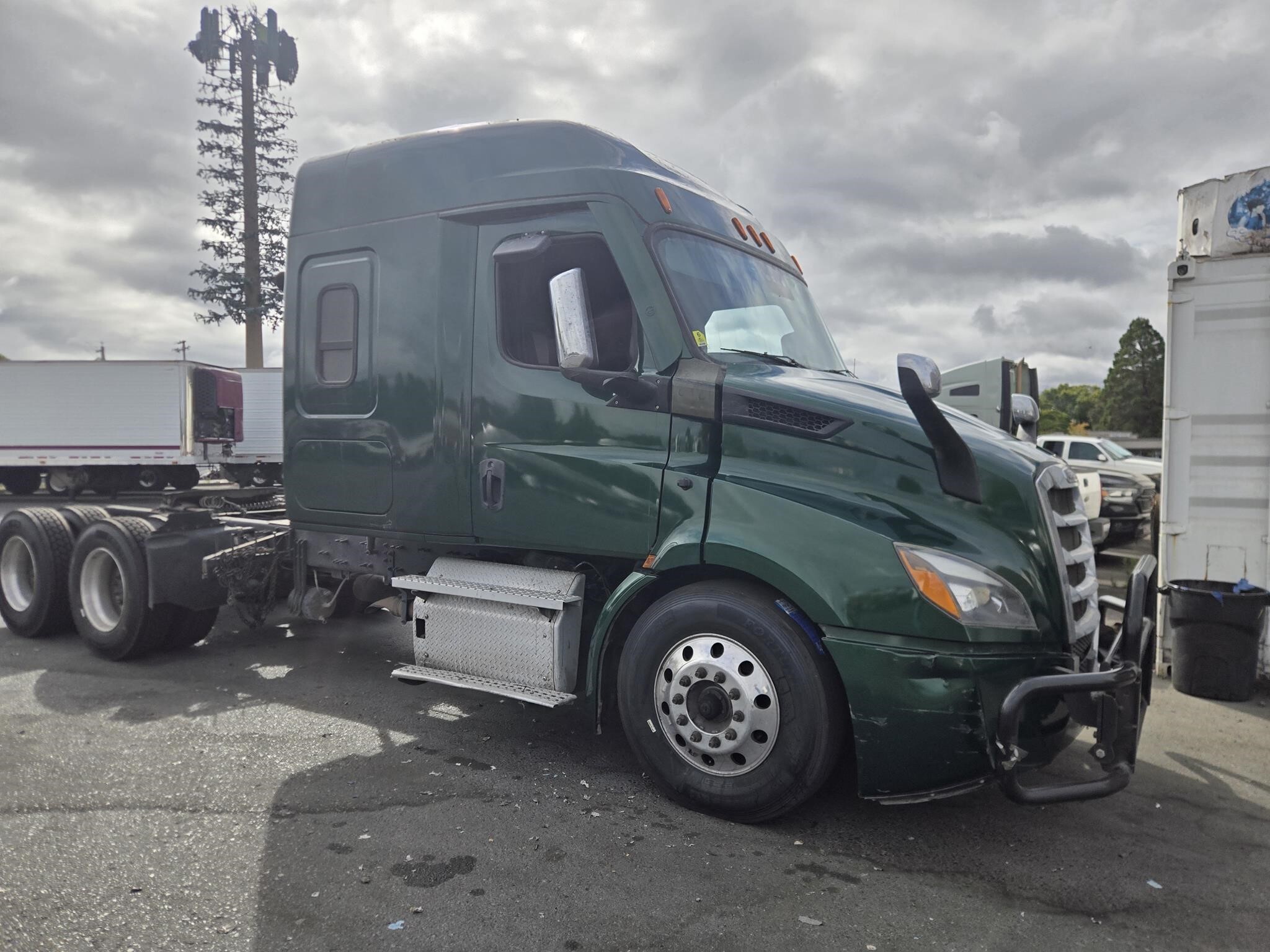 2022 Freightliner CASCADIA 116 Semi Trucks/Trailer