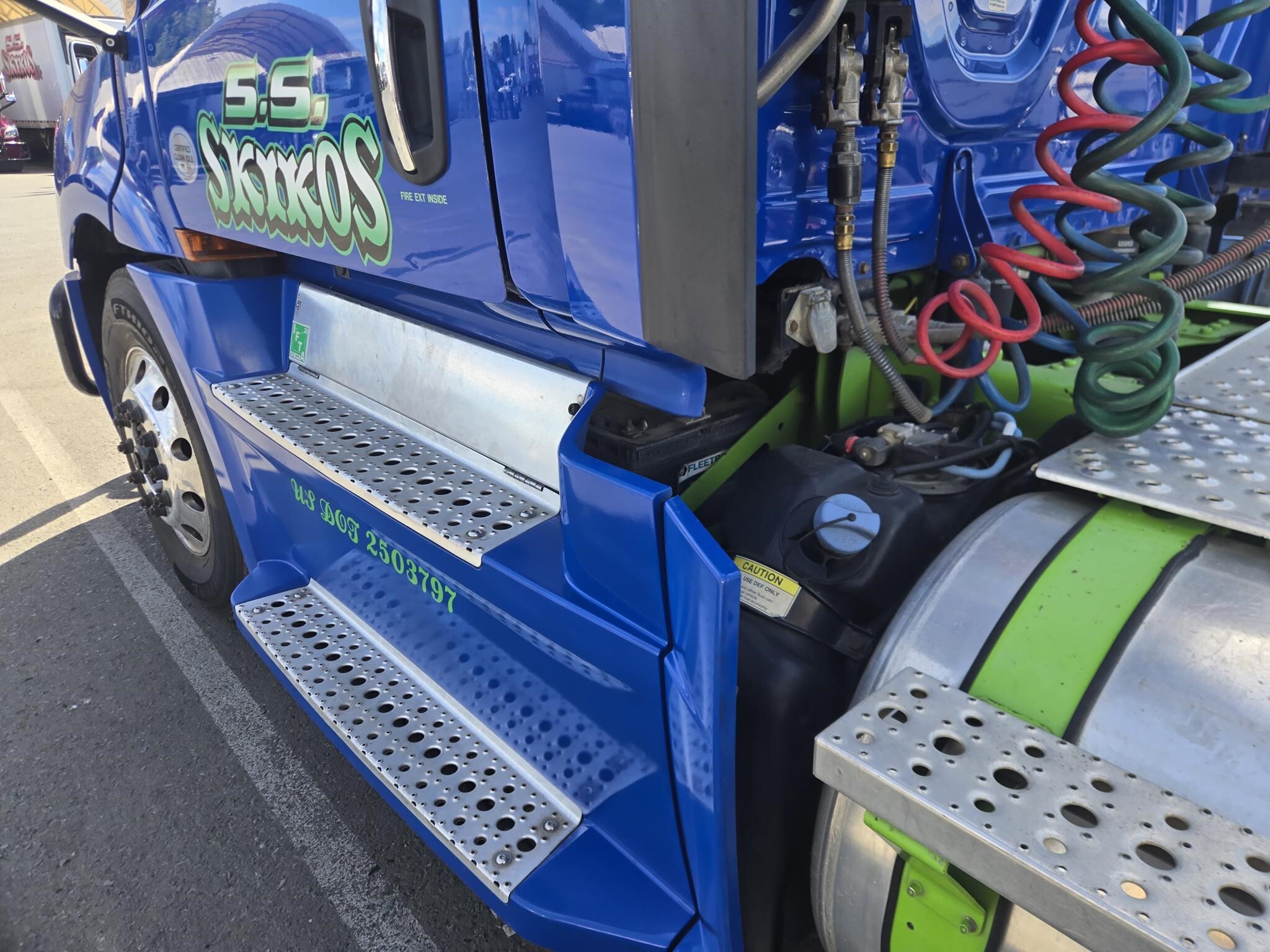 2019 Freightliner Cascadia 126 Semi Trucks/Trailer