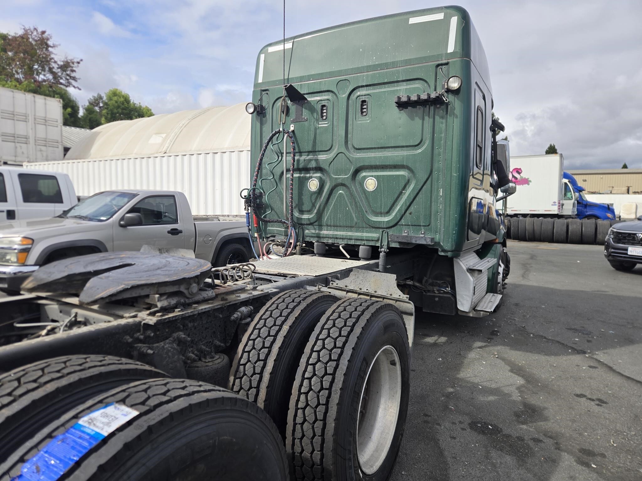 2022 Freightliner CASCADIA 116 Semi Trucks/Trailer