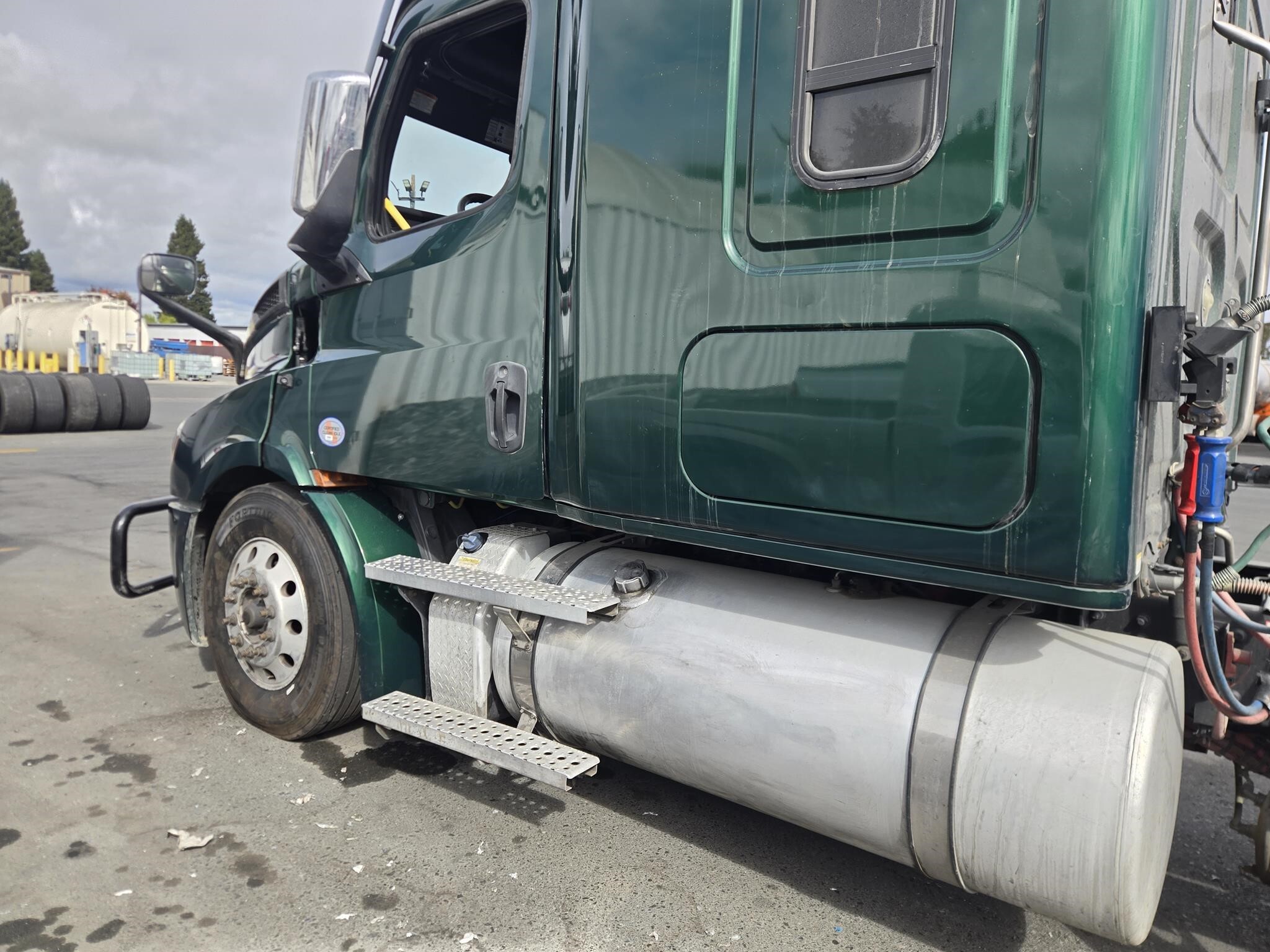 2022 Freightliner CASCADIA 116 Semi Trucks/Trailer