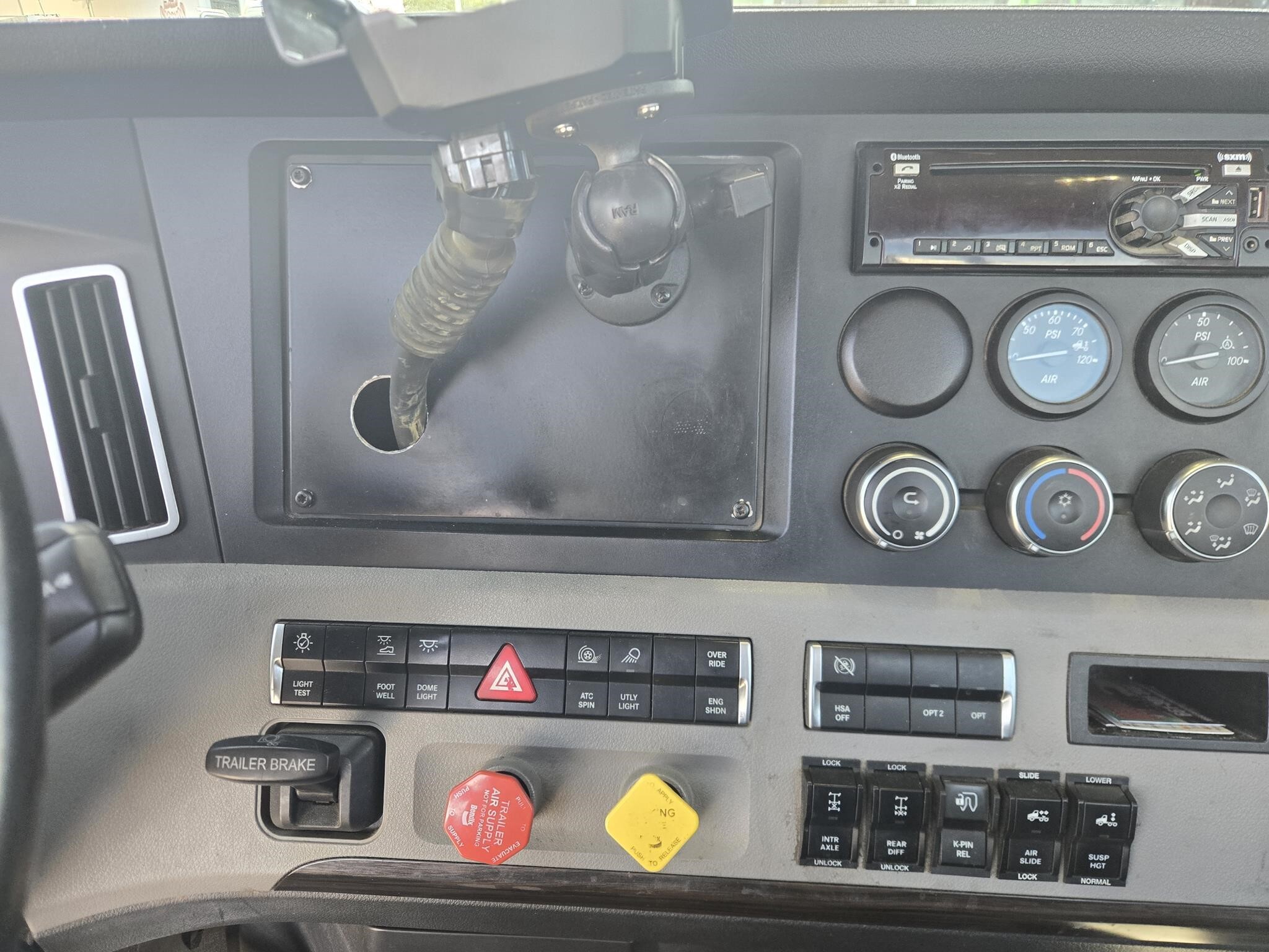 2019 Freightliner Cascadia 126 Semi Trucks/Trailer