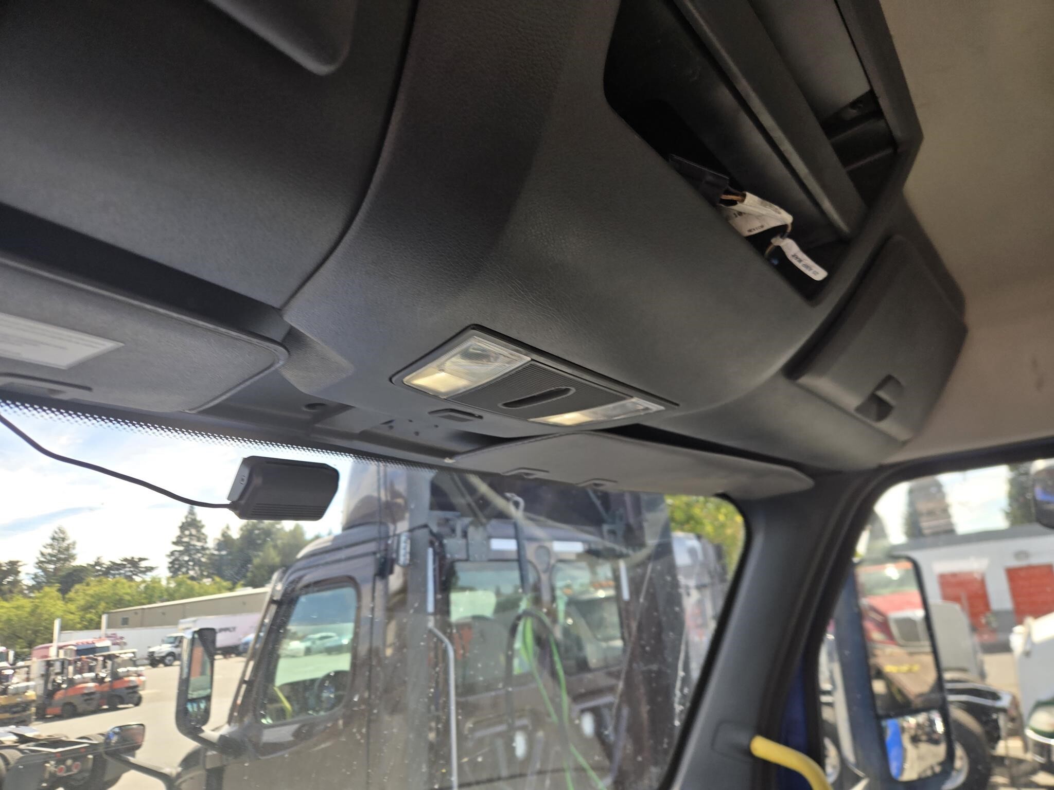 2019 Freightliner Cascadia 126 Semi Trucks/Trailer