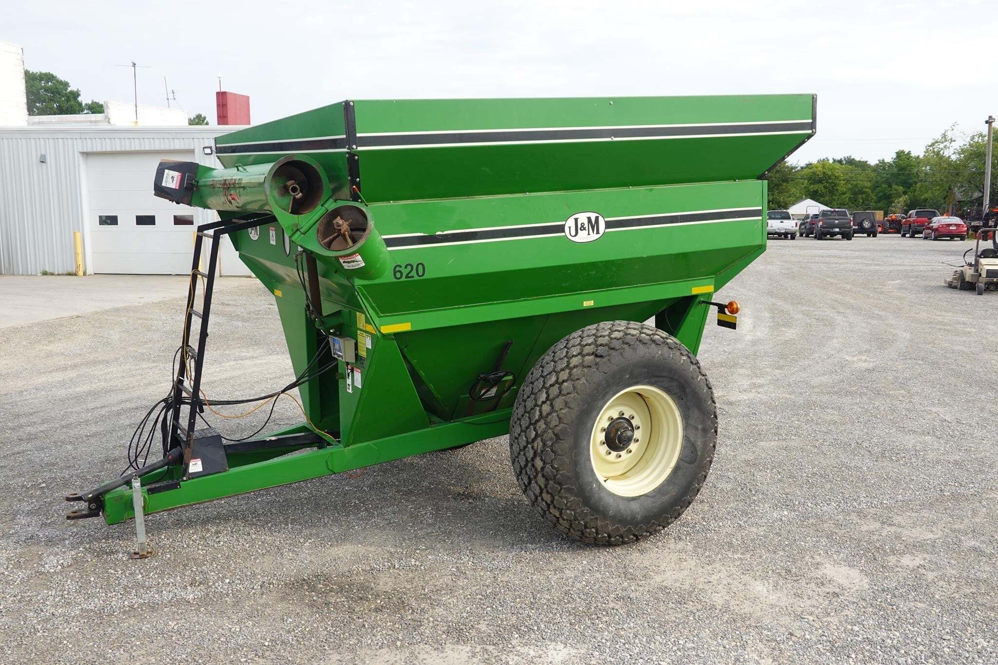 2001 J&M 620-14 Grain Cart